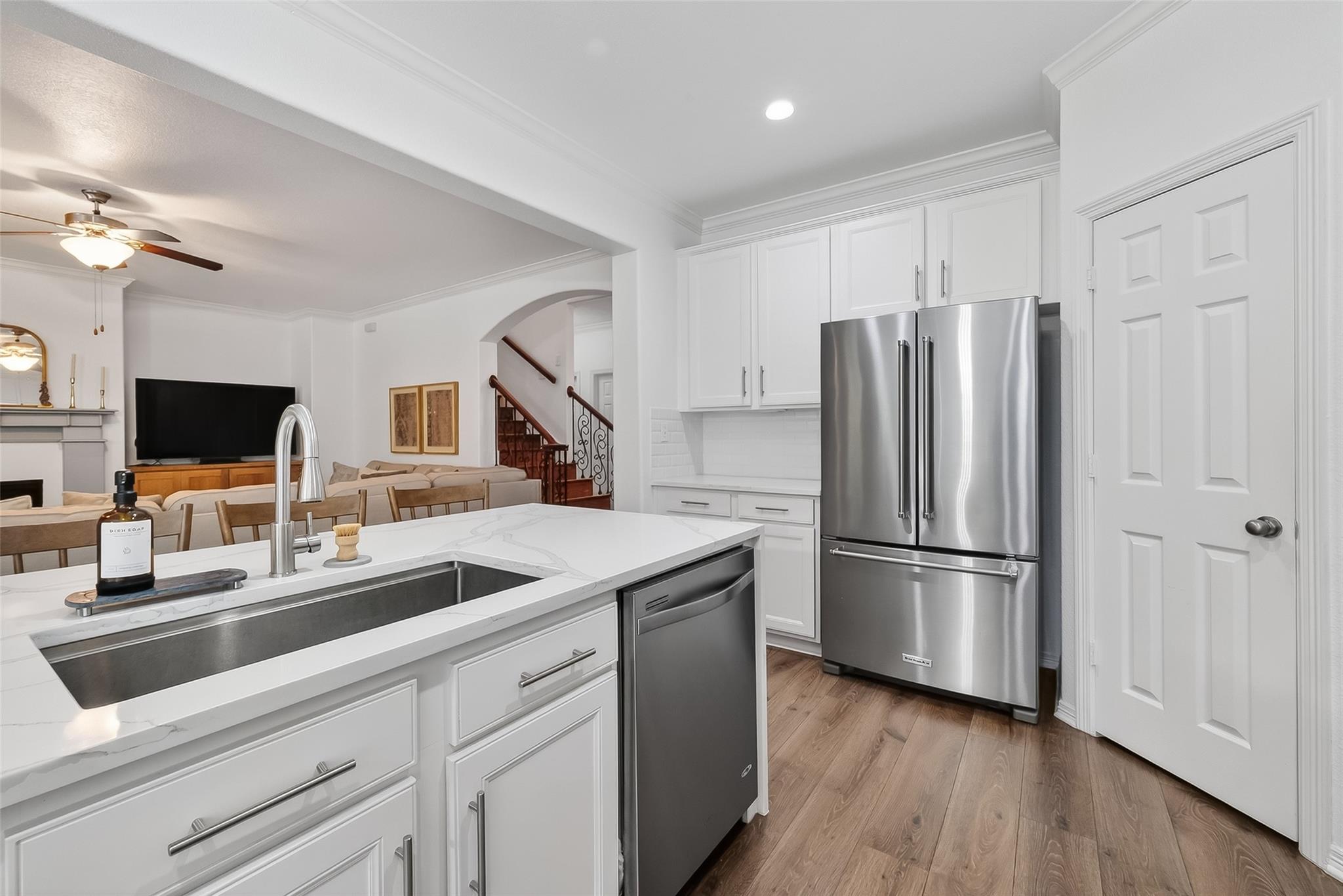 66 S Longsford Circle