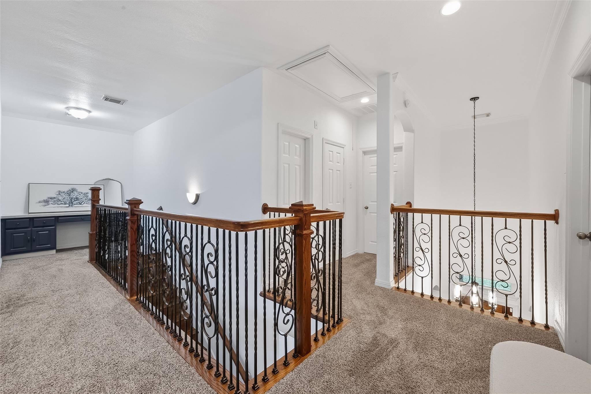 66 S Longsford Circle