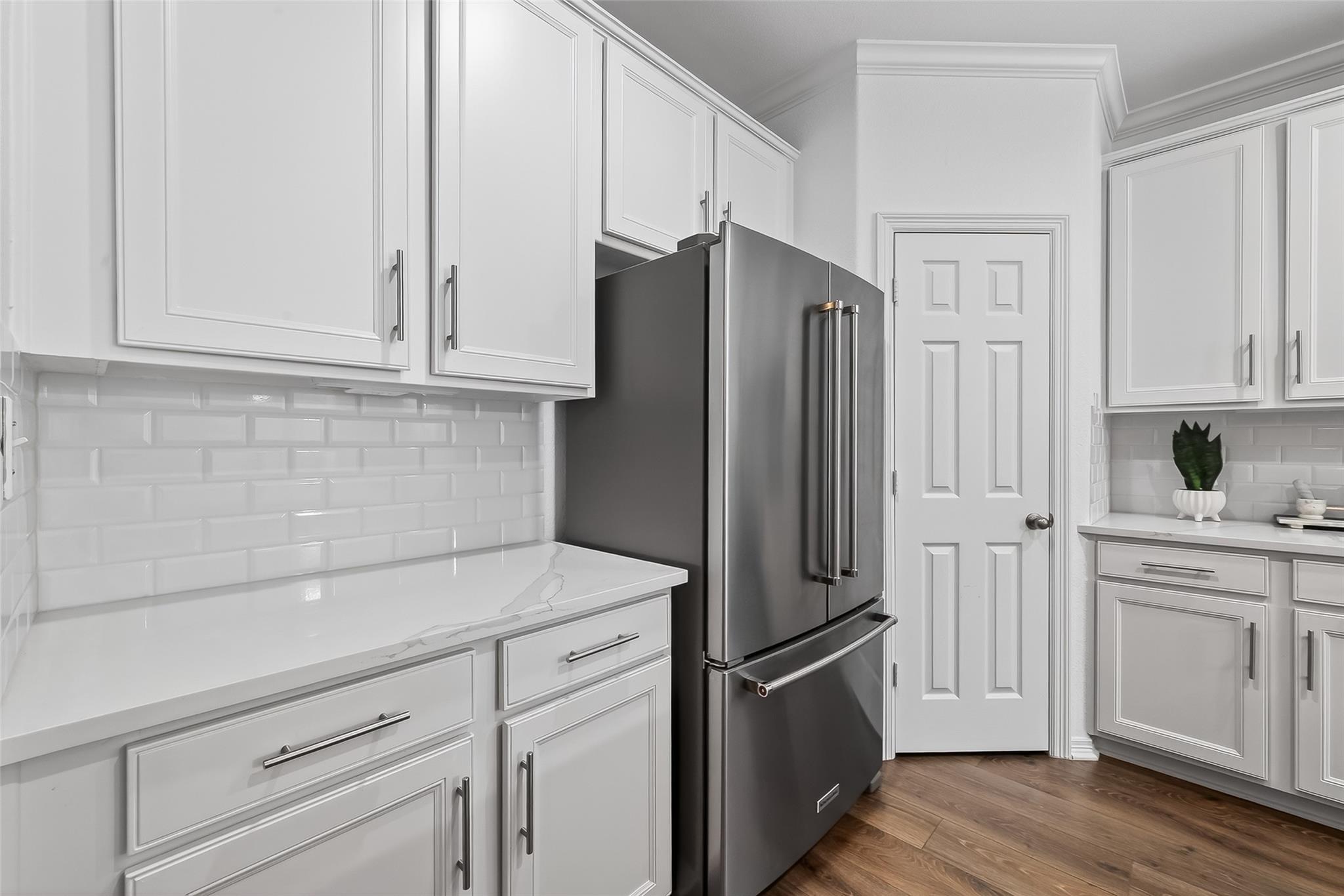 66 S Longsford Circle