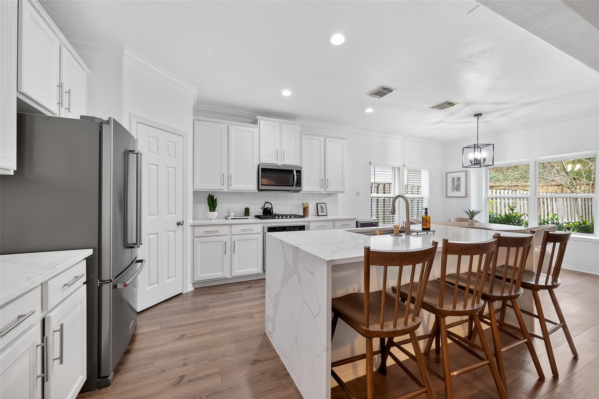 66 S Longsford Circle