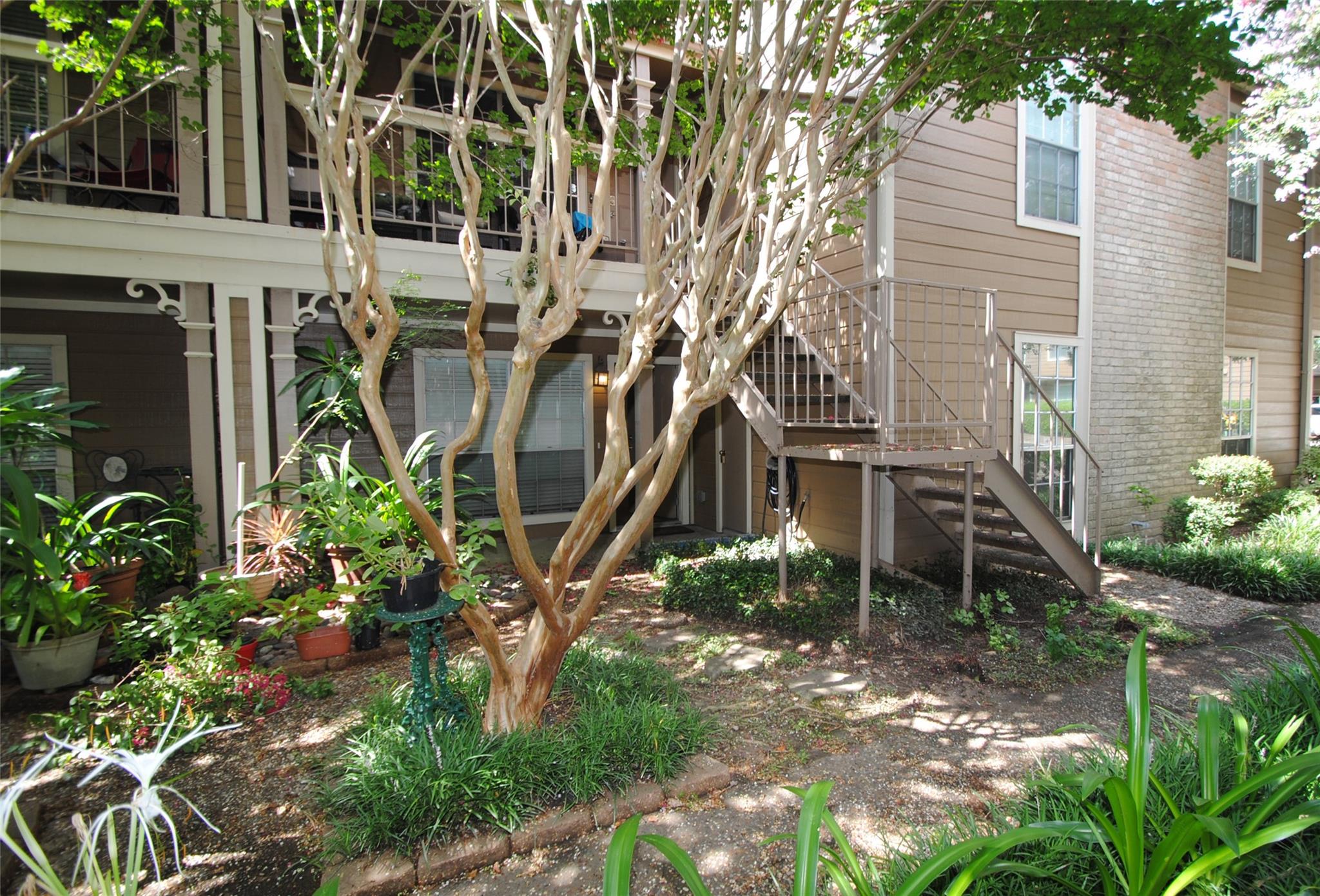 1860 White Oak Drive # 205