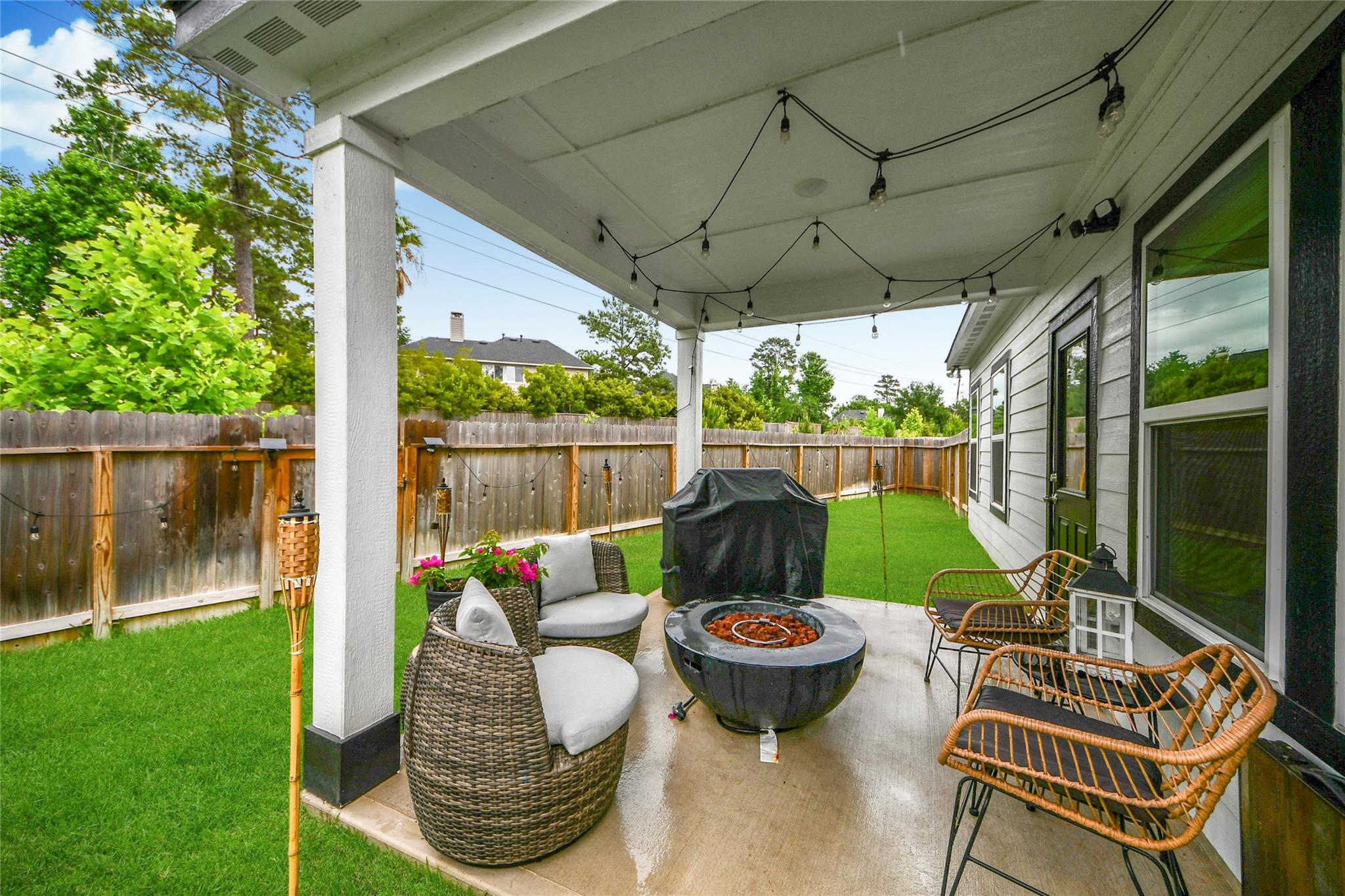 8646 Blueberry Ash Street