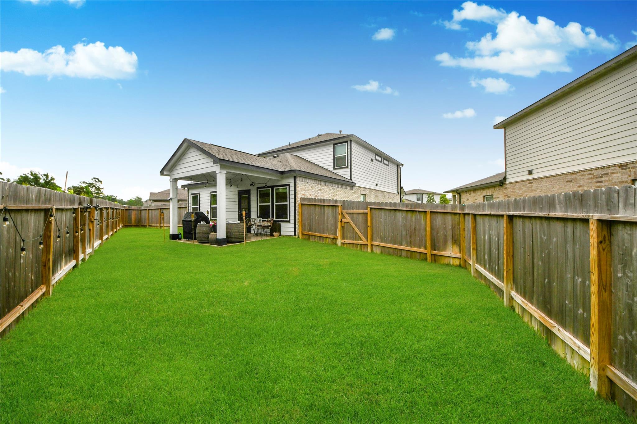 8646 Blueberry Ash Street