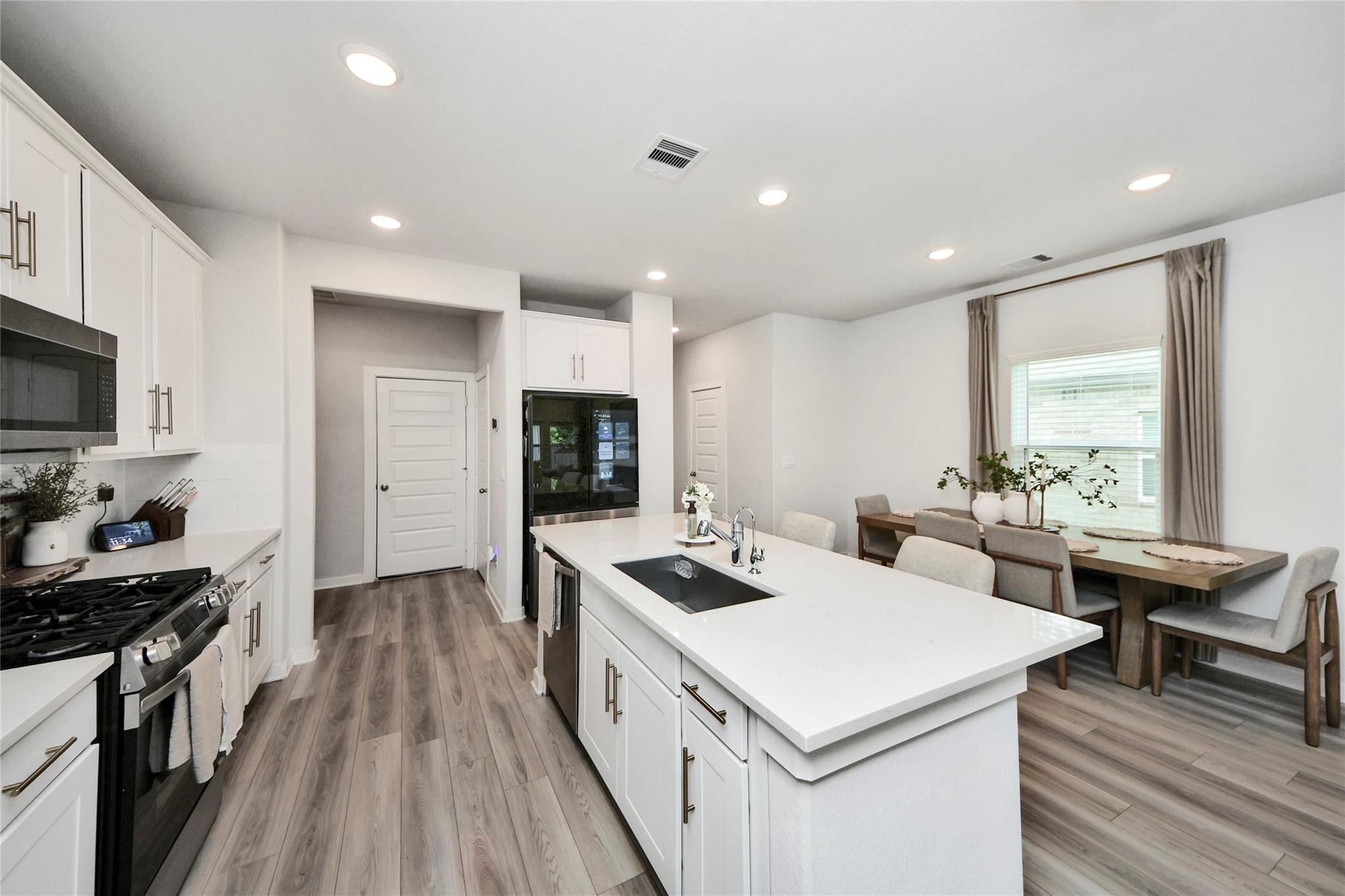 8646 Blueberry Ash Street