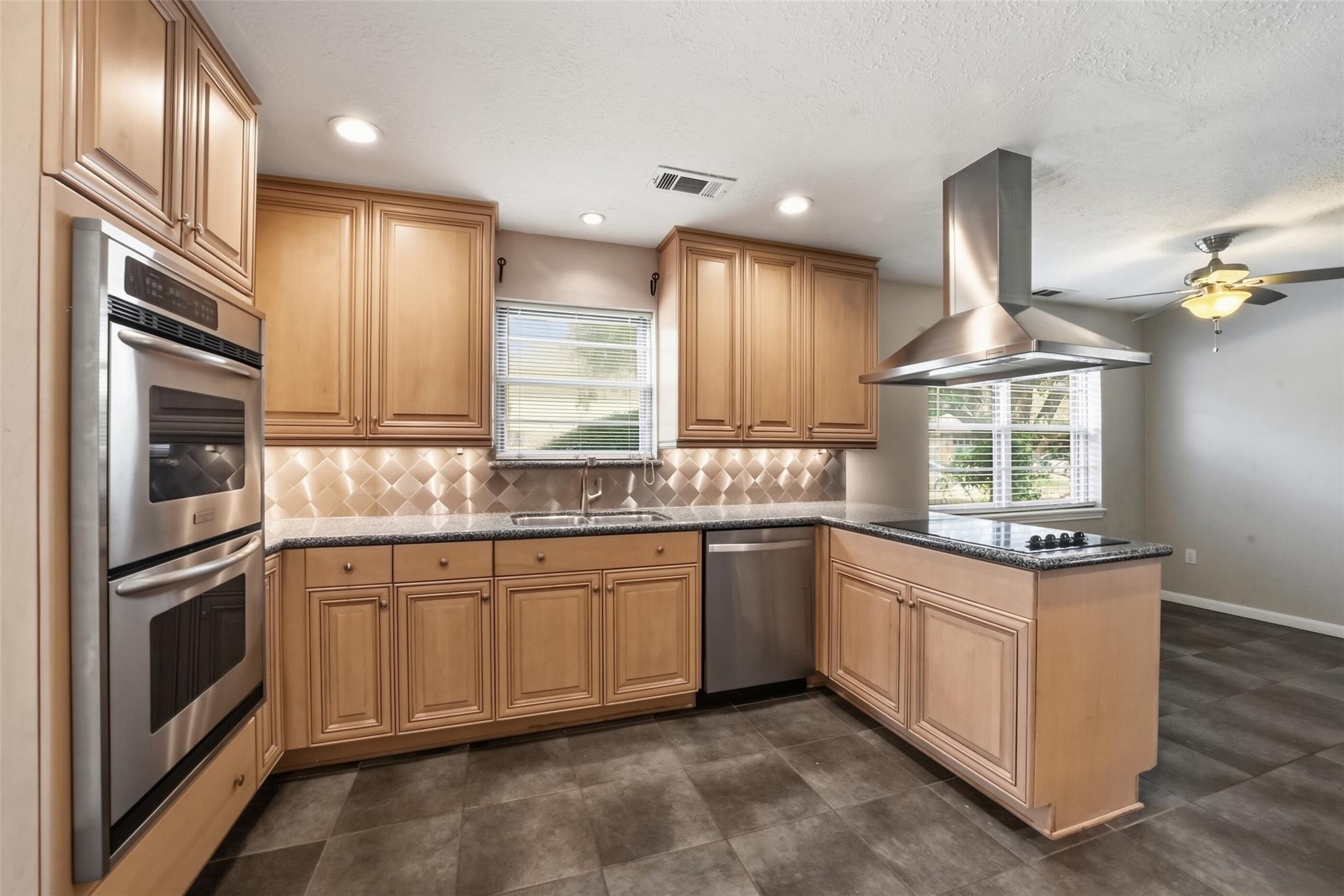 8130 Fernbrook Lane