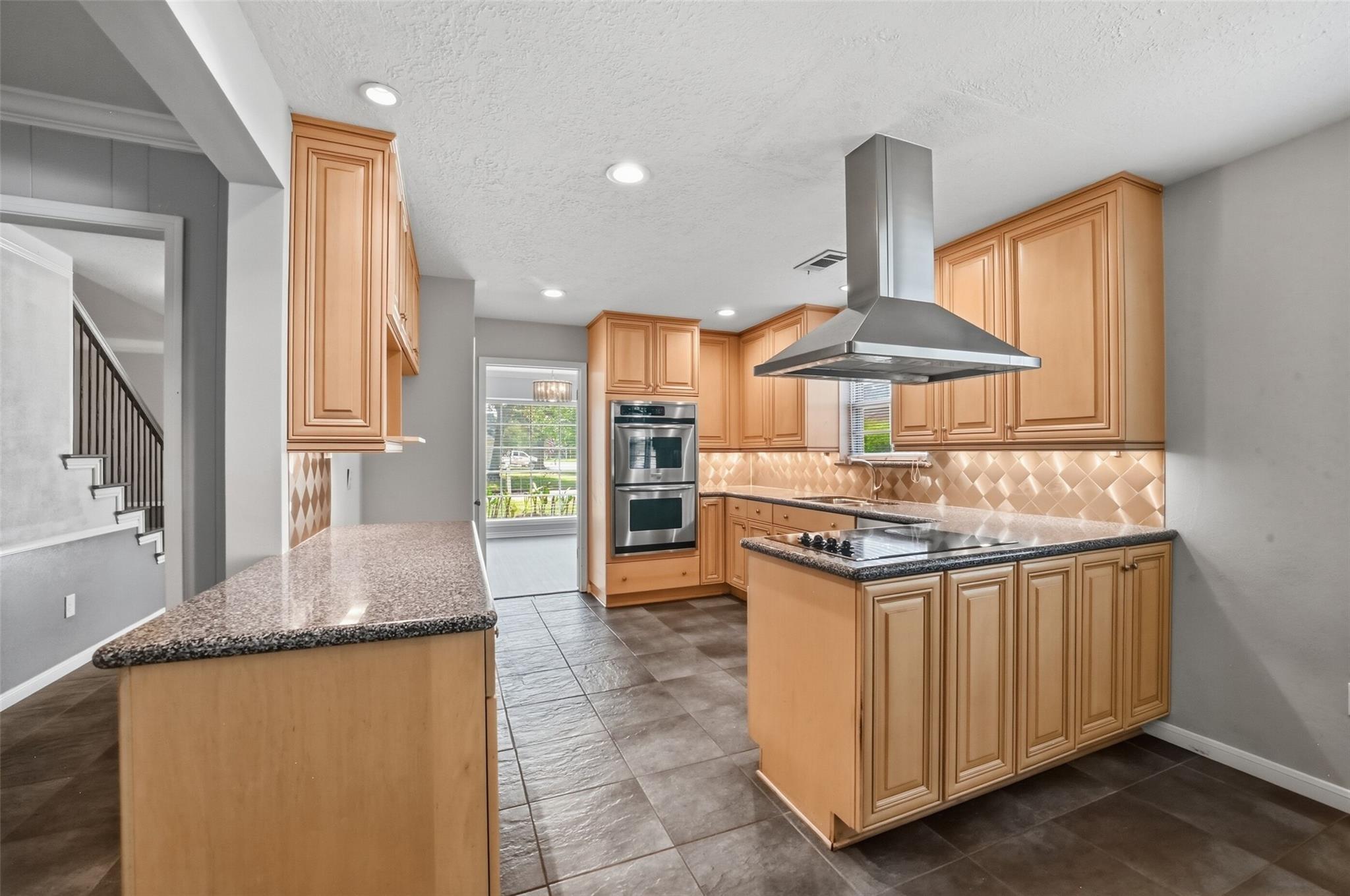 8130 Fernbrook Lane