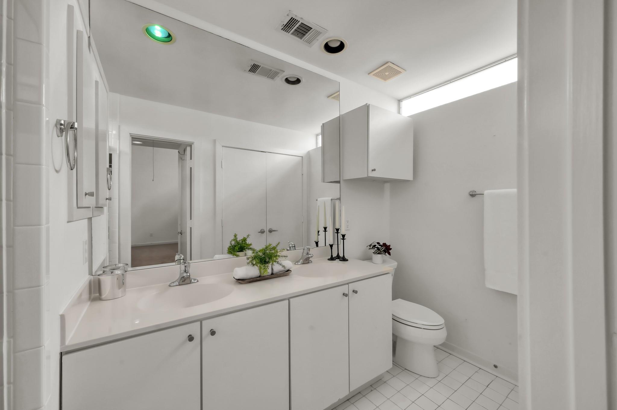 2605 Calumet Street # 31