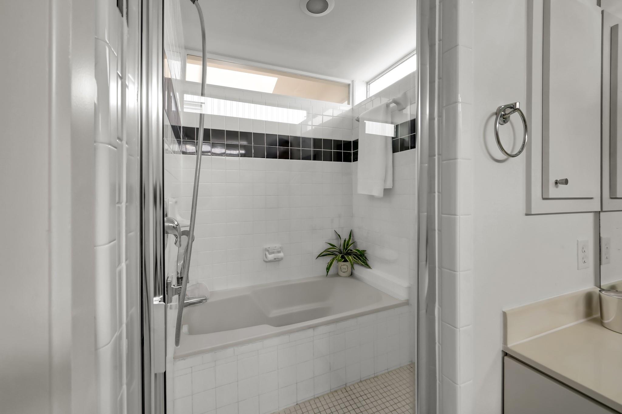 2605 Calumet Street # 31