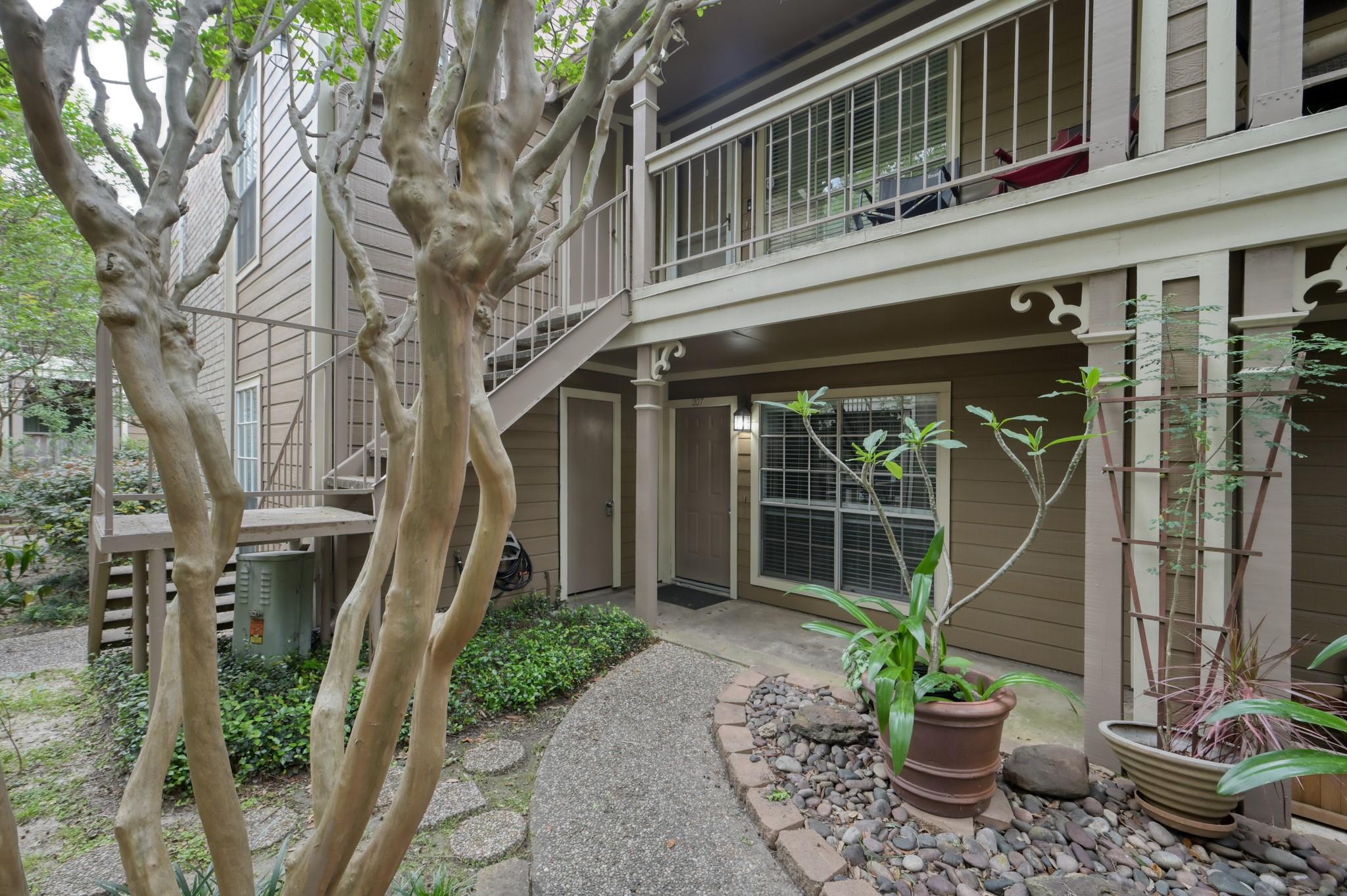1860 White Oak Drive # 207
