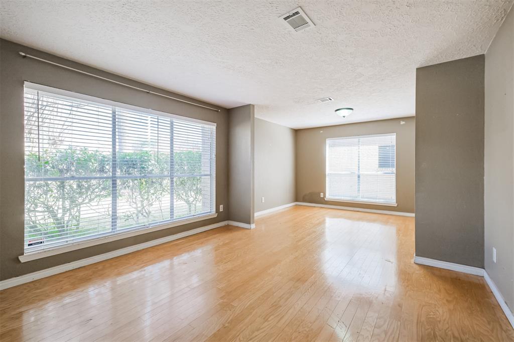 13115 Huntleigh Way