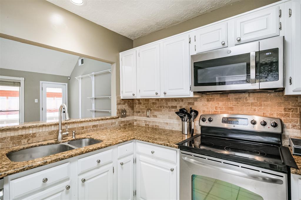 13115 Huntleigh Way