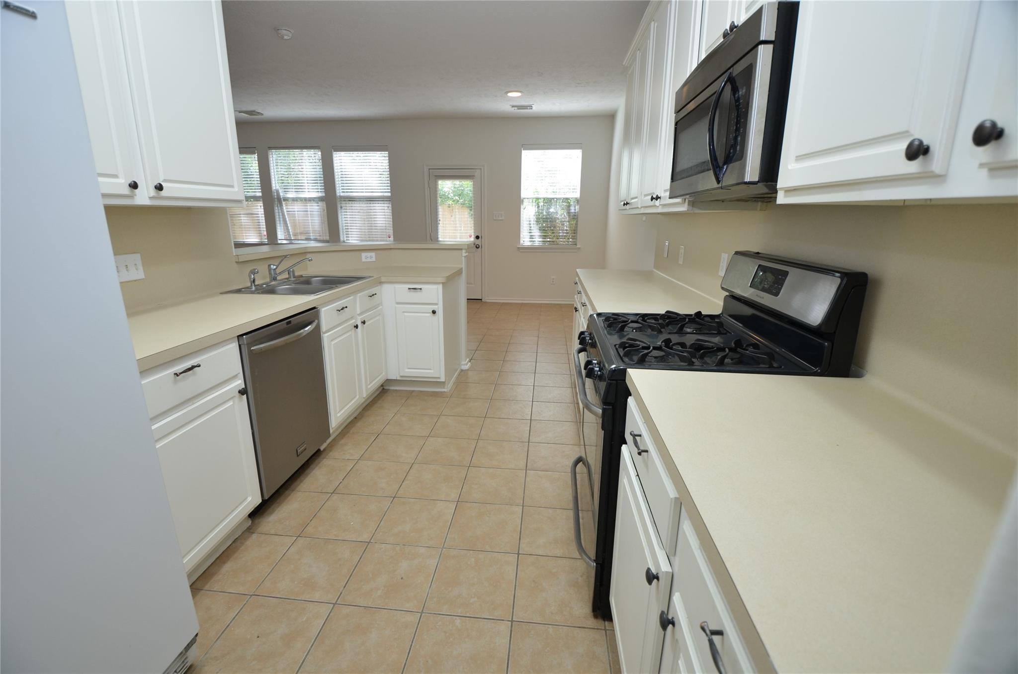 226 W Stedhill Loop