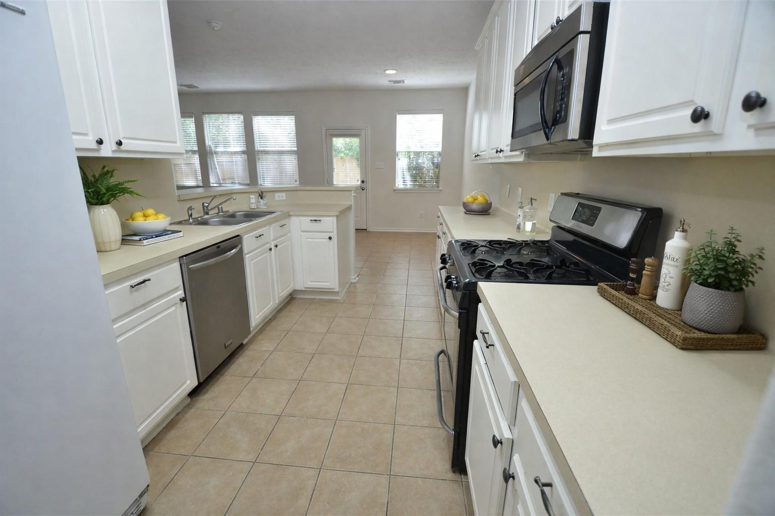226 W Stedhill Loop