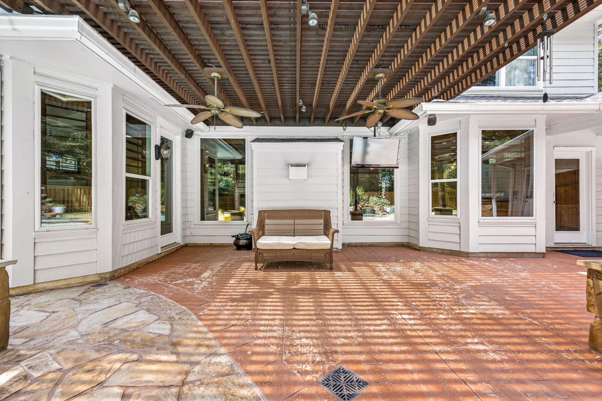 94 Meadowridge Place