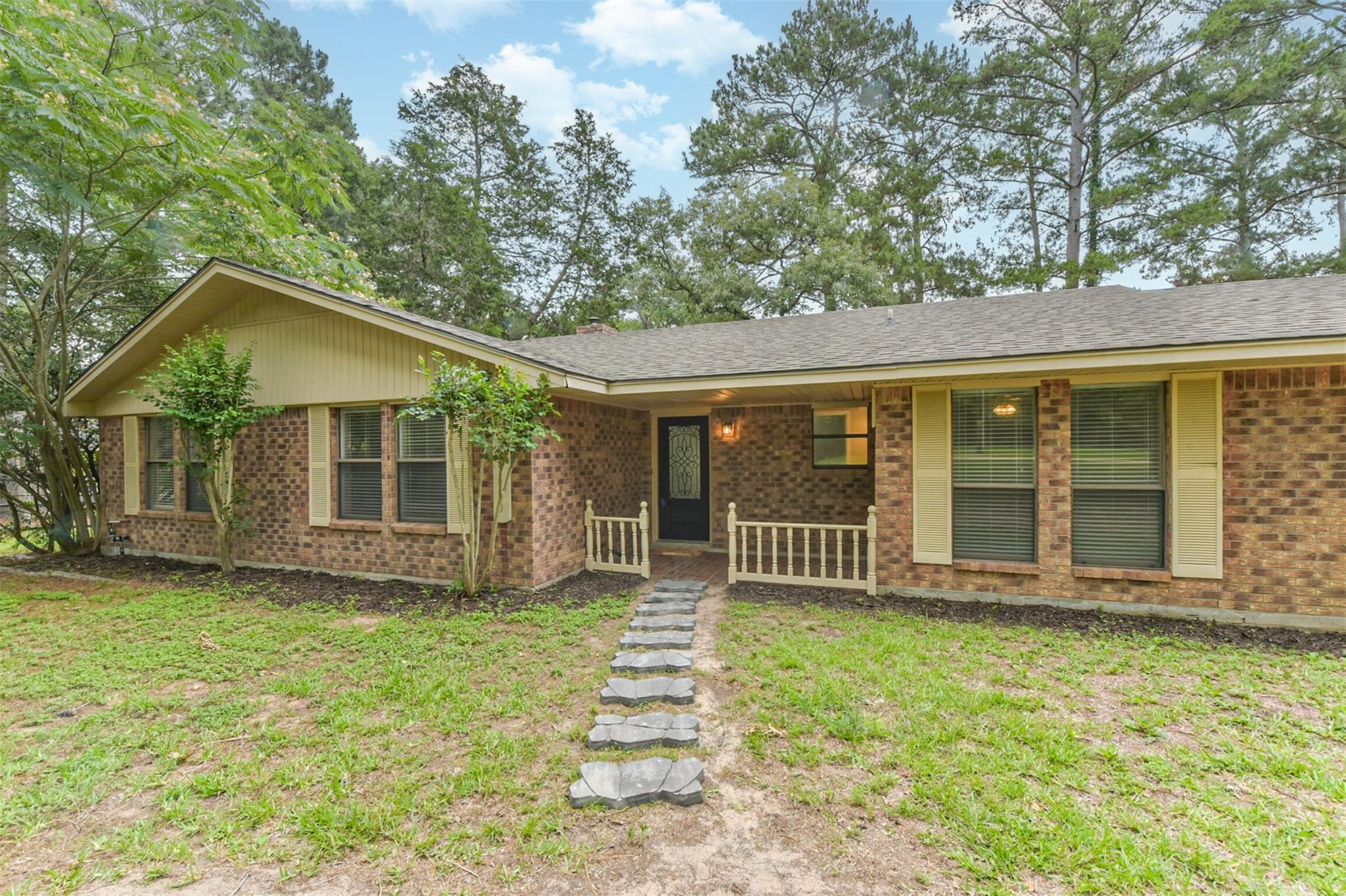 29090 W Lake Drive