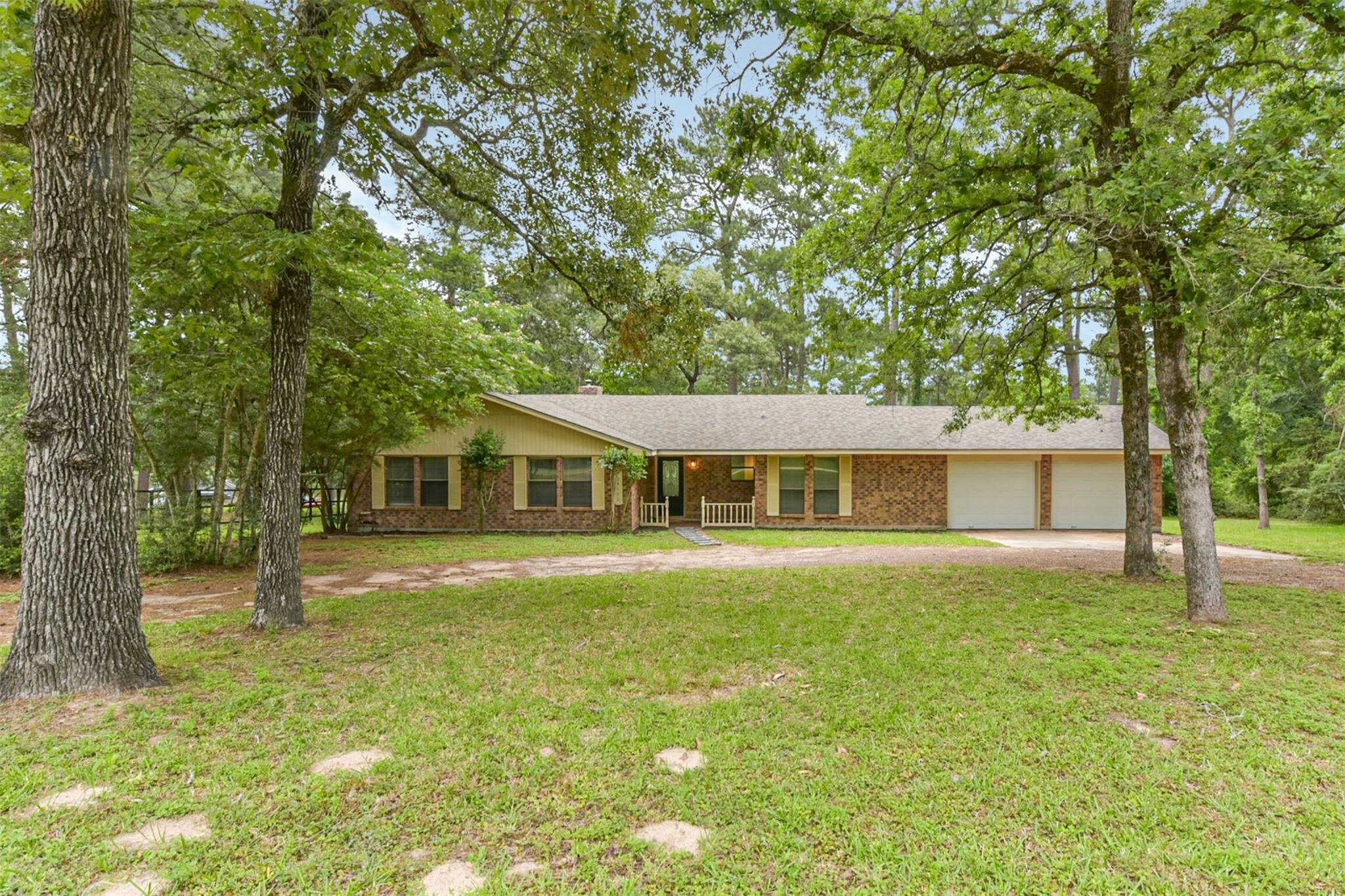 29090 W Lake Drive