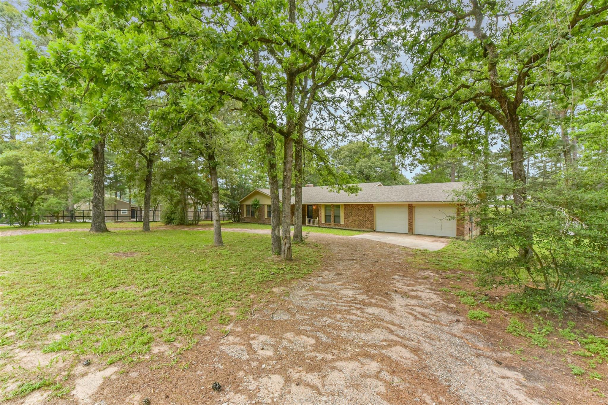 29090 W Lake Drive