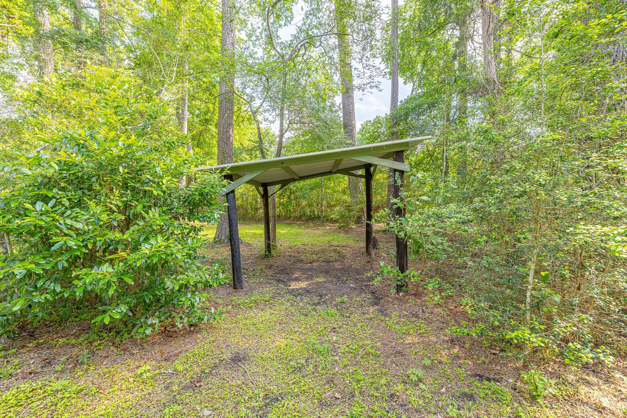 9847 N Lake View