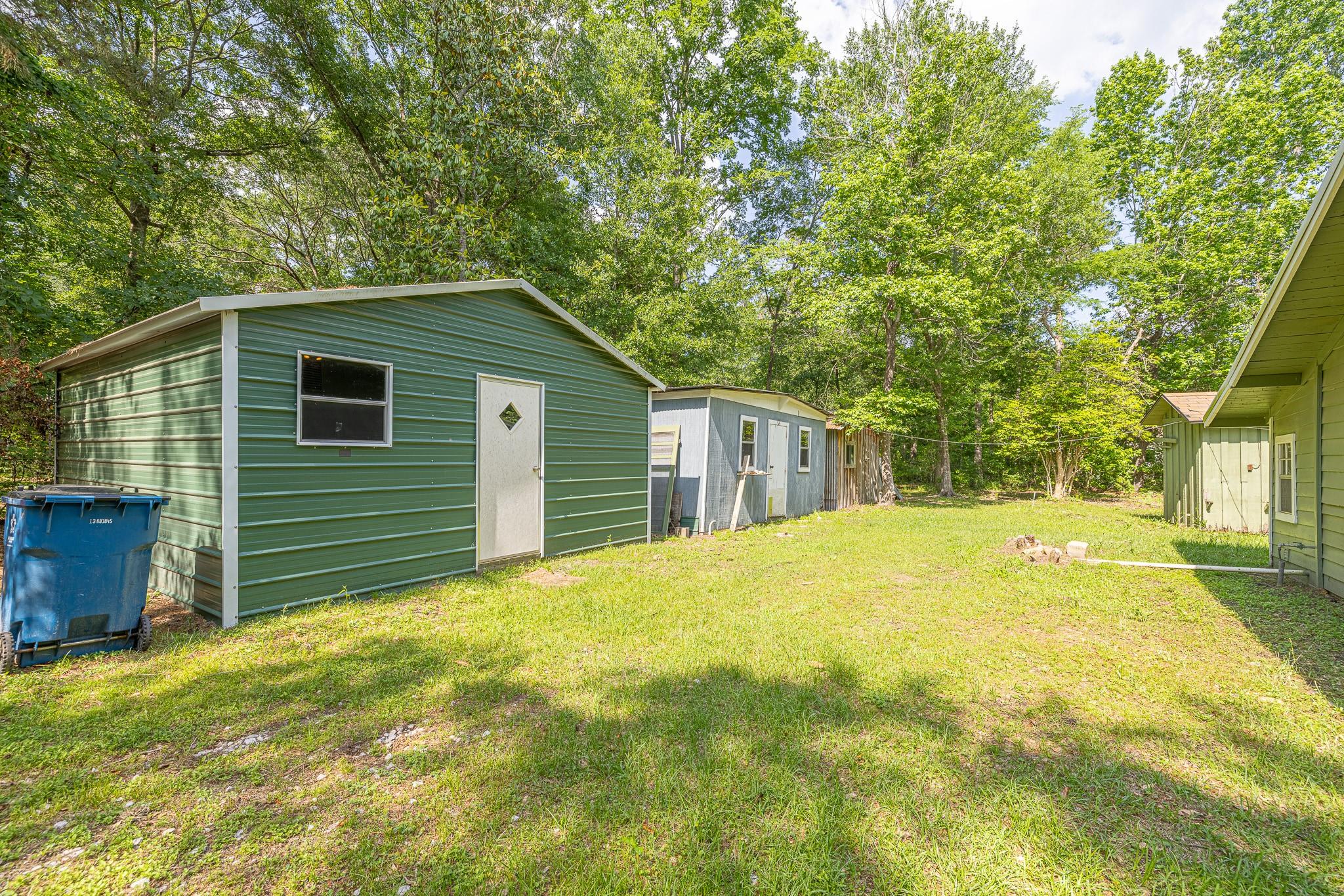 9847 N Lake View