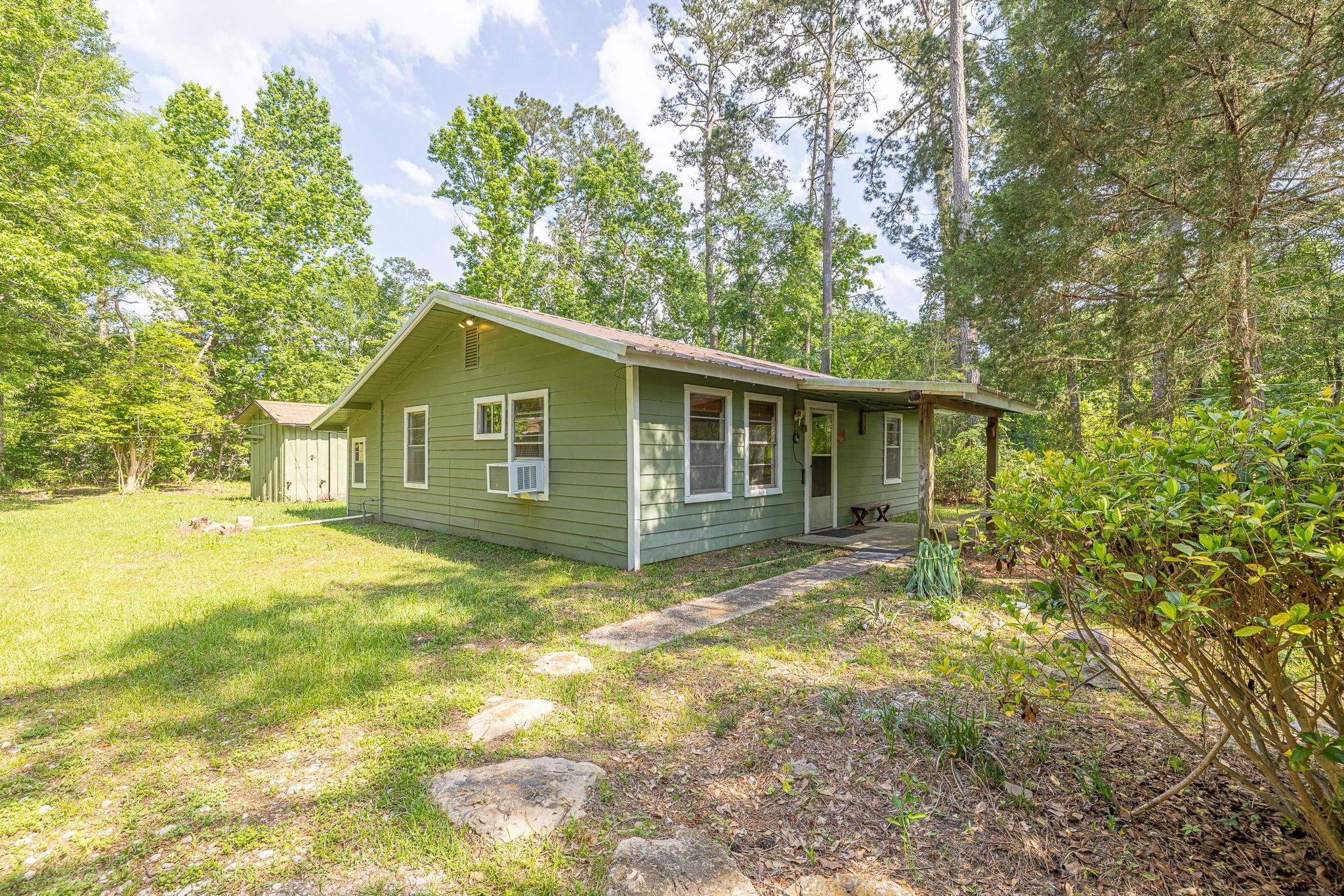 9847 N Lake View