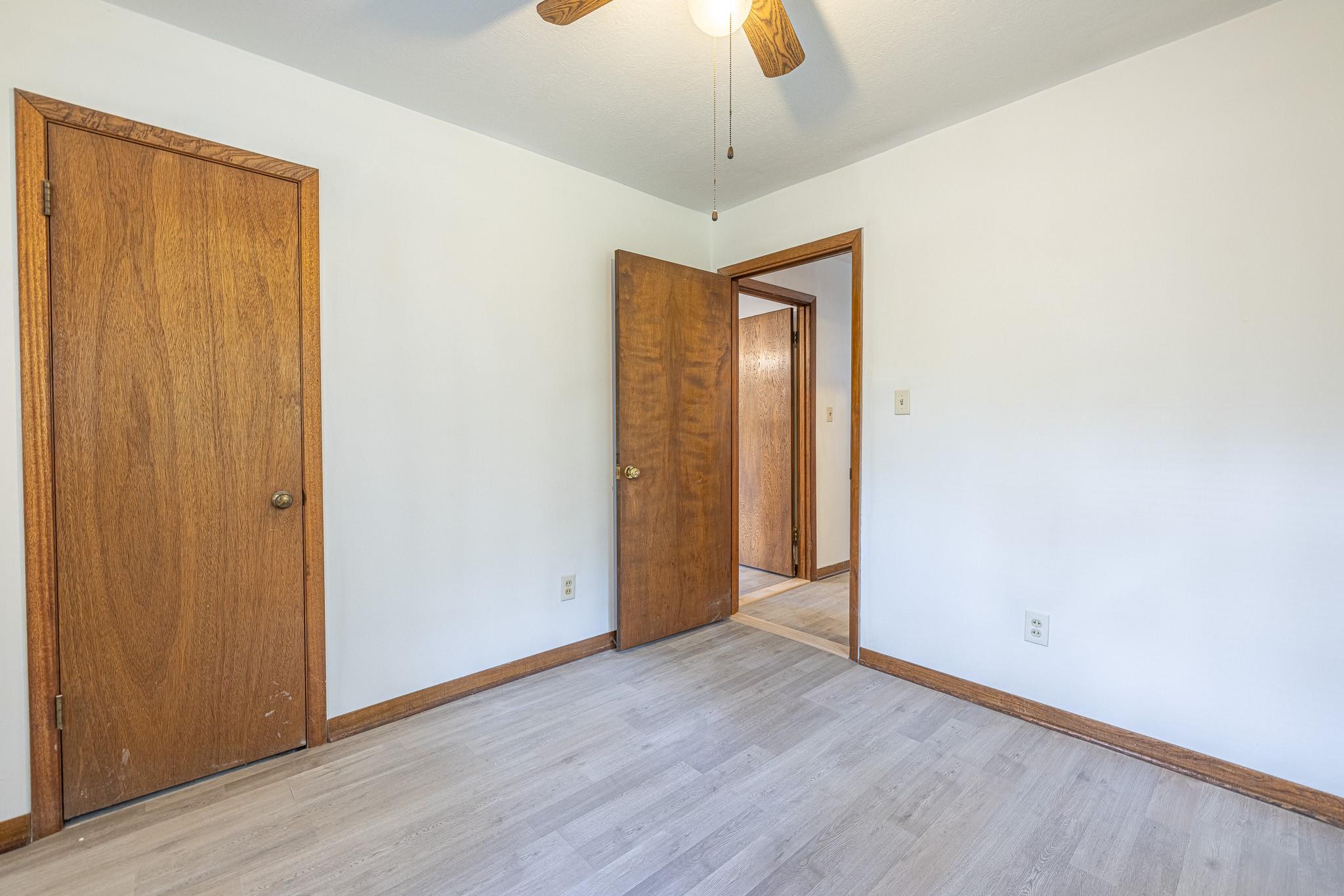 9847 N Lake View
