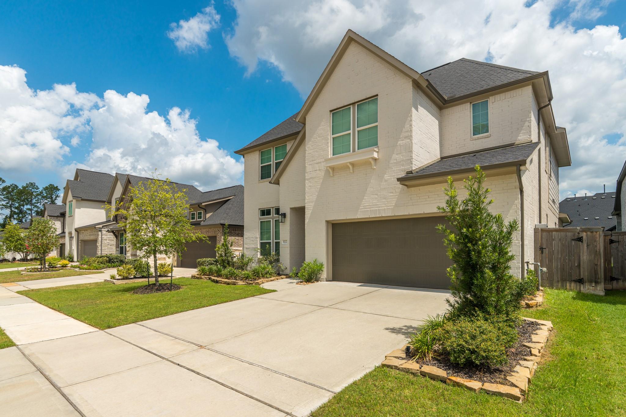 9222 Fury Landing Lane