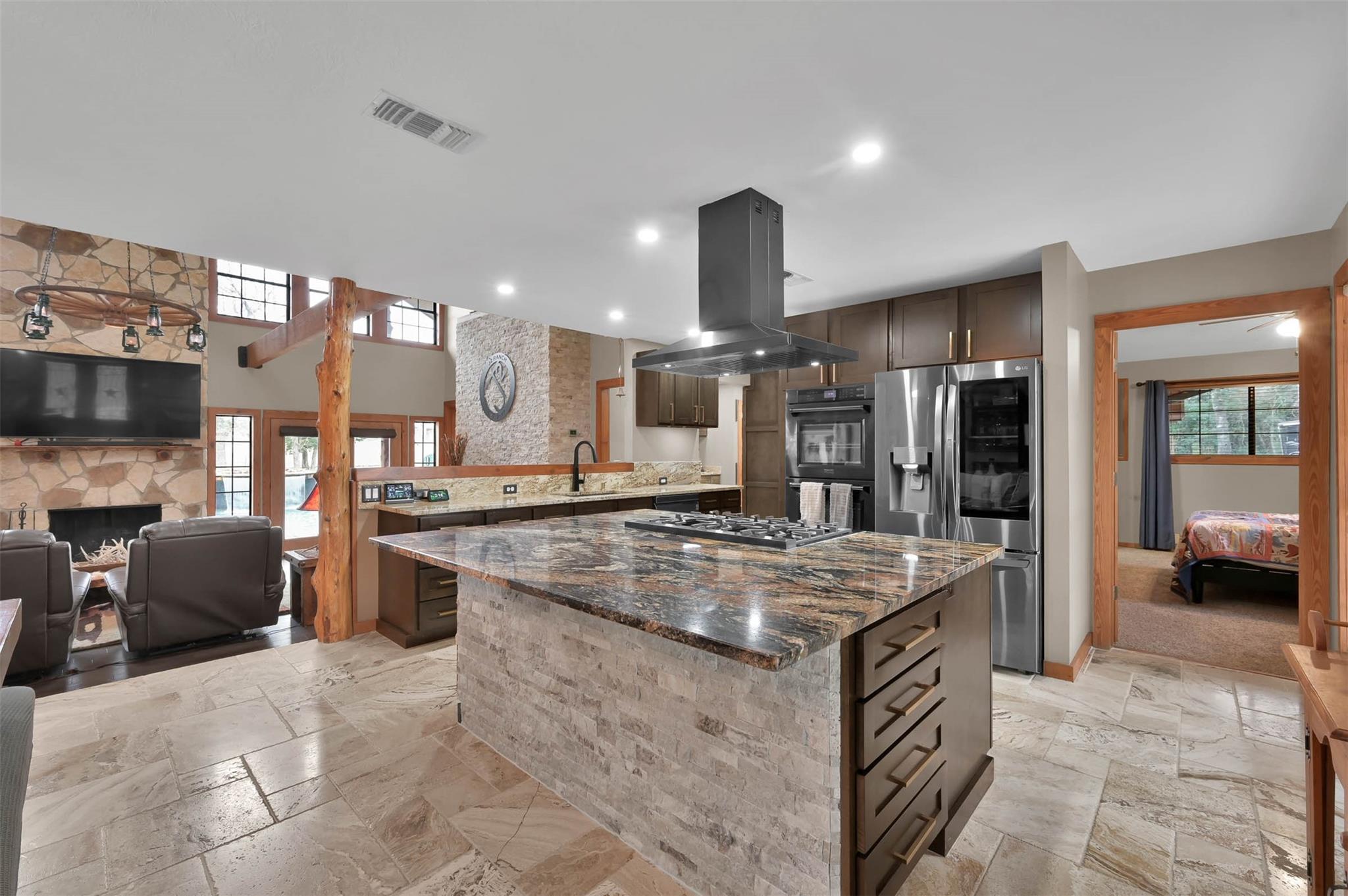 28540 Lynnwood Lane
