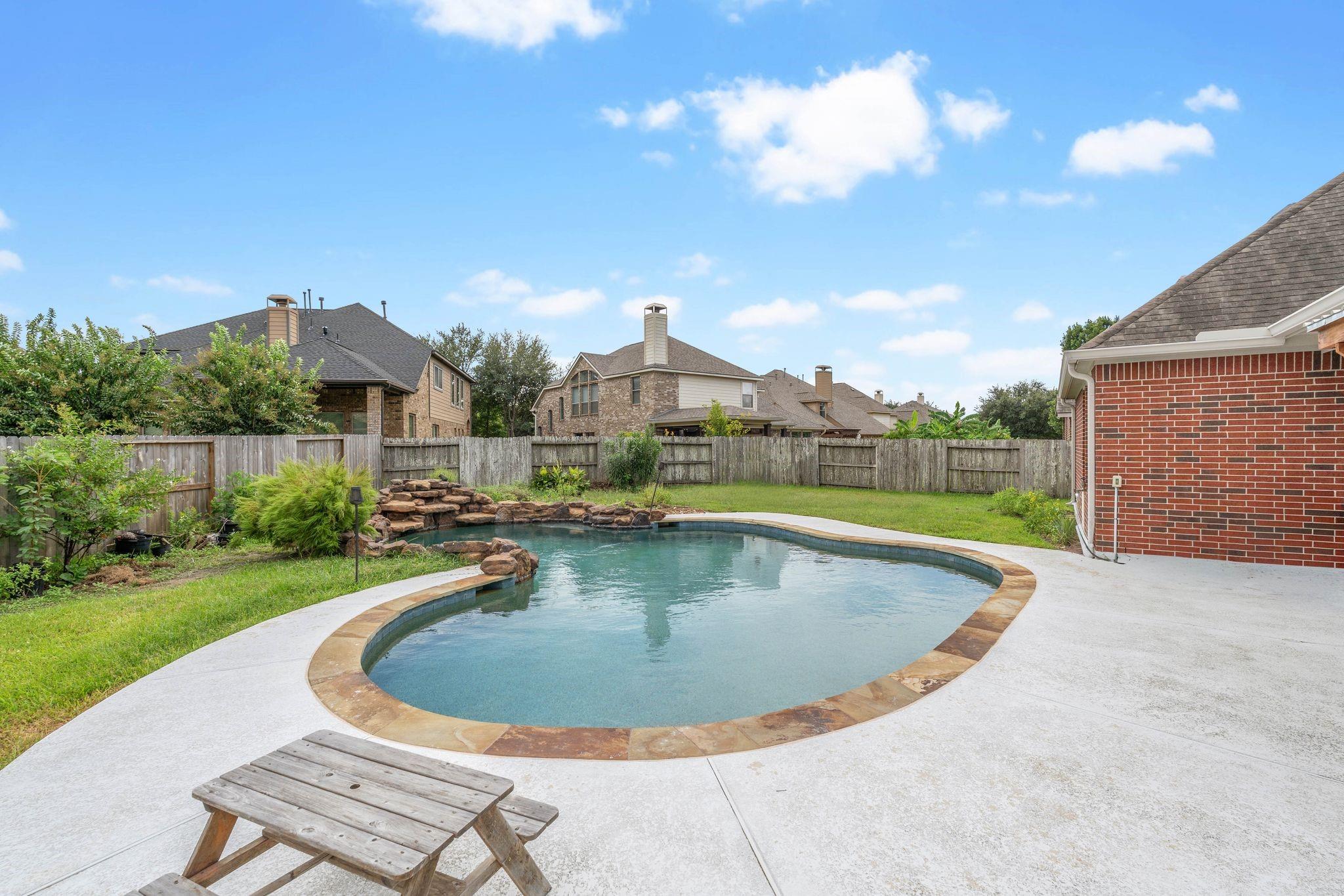 18515 N Settlers Shore Drive