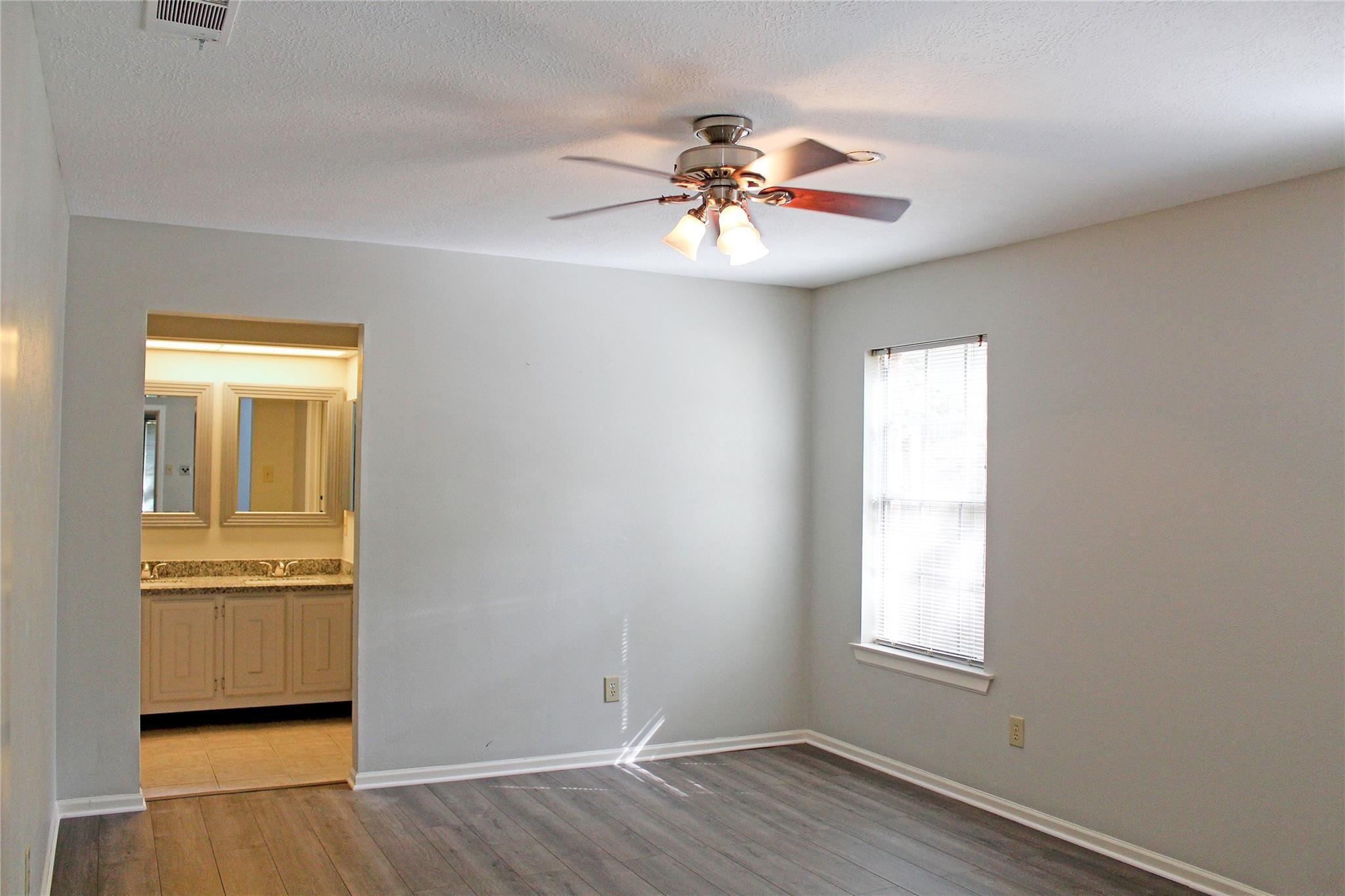 39 S White Pebble Court