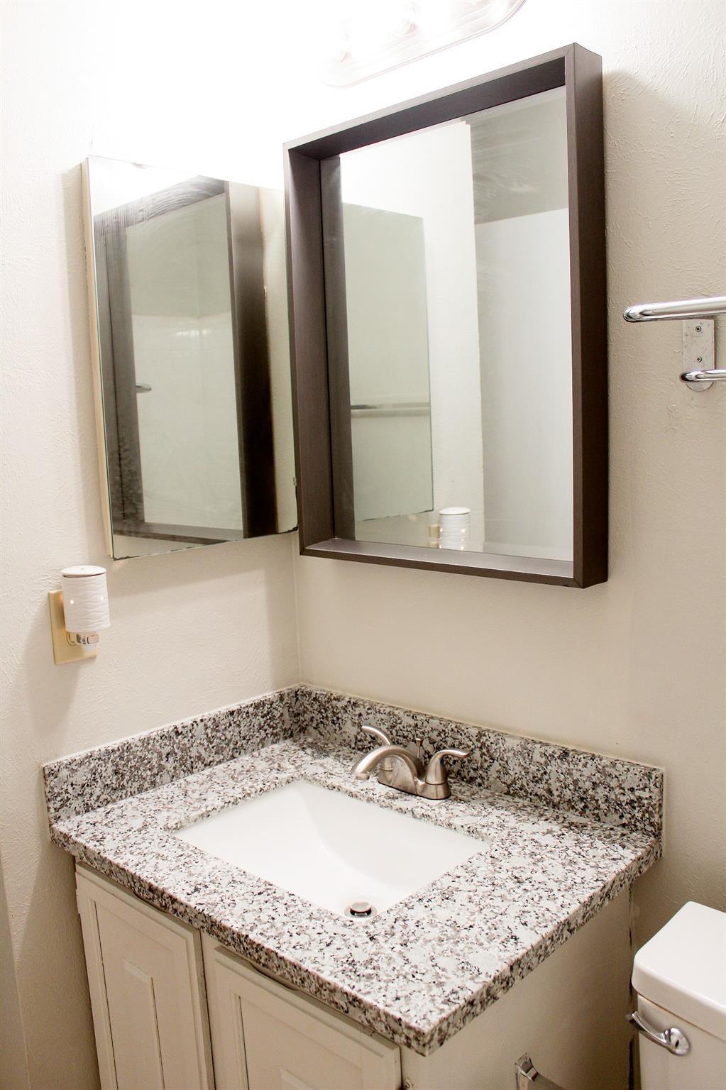 39 S White Pebble Court