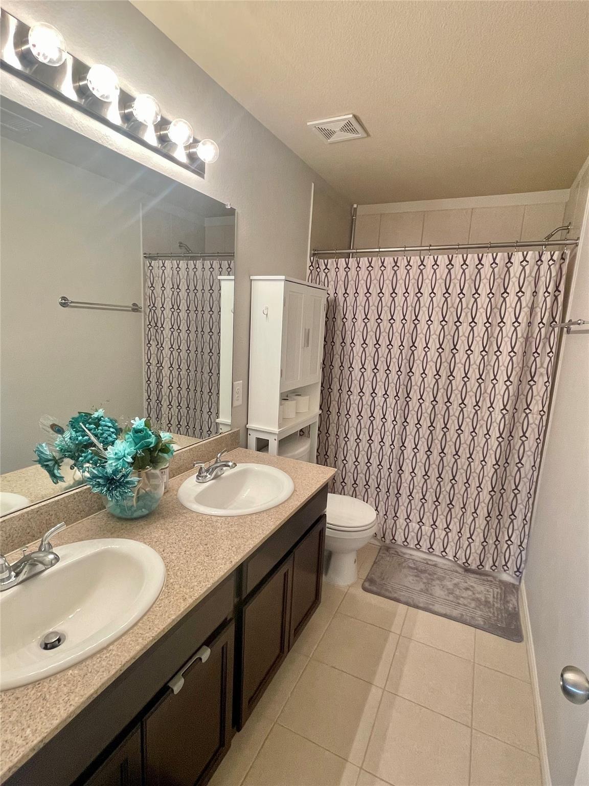 2521 Amy Lee Drive