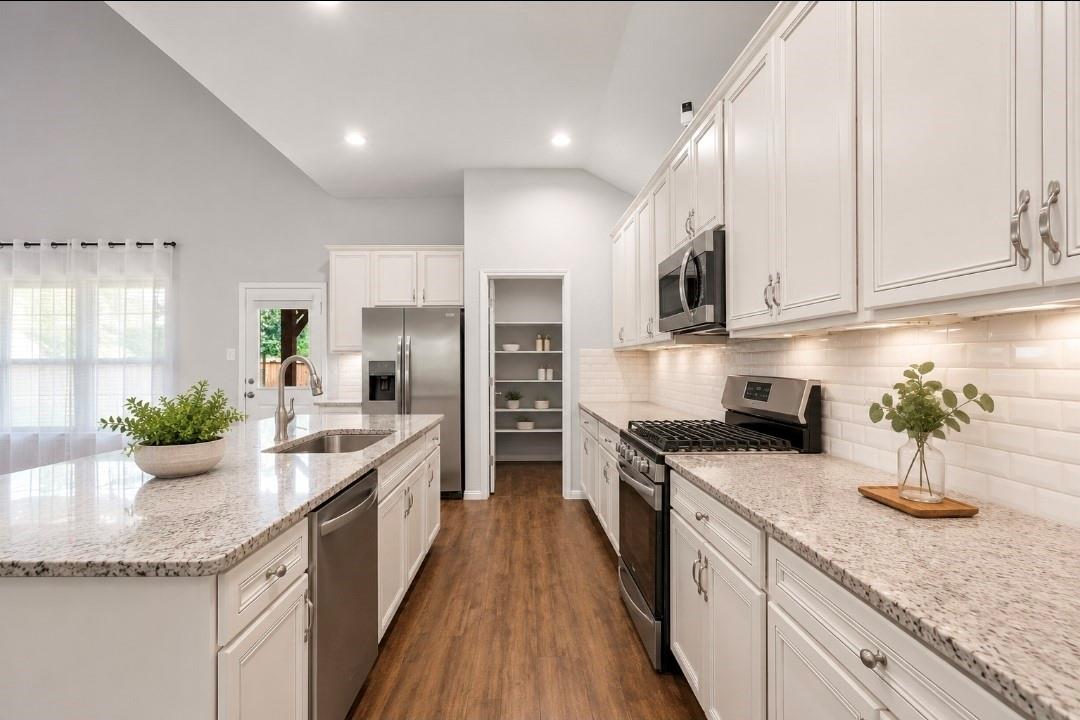 12137 Pearl Bay Lane