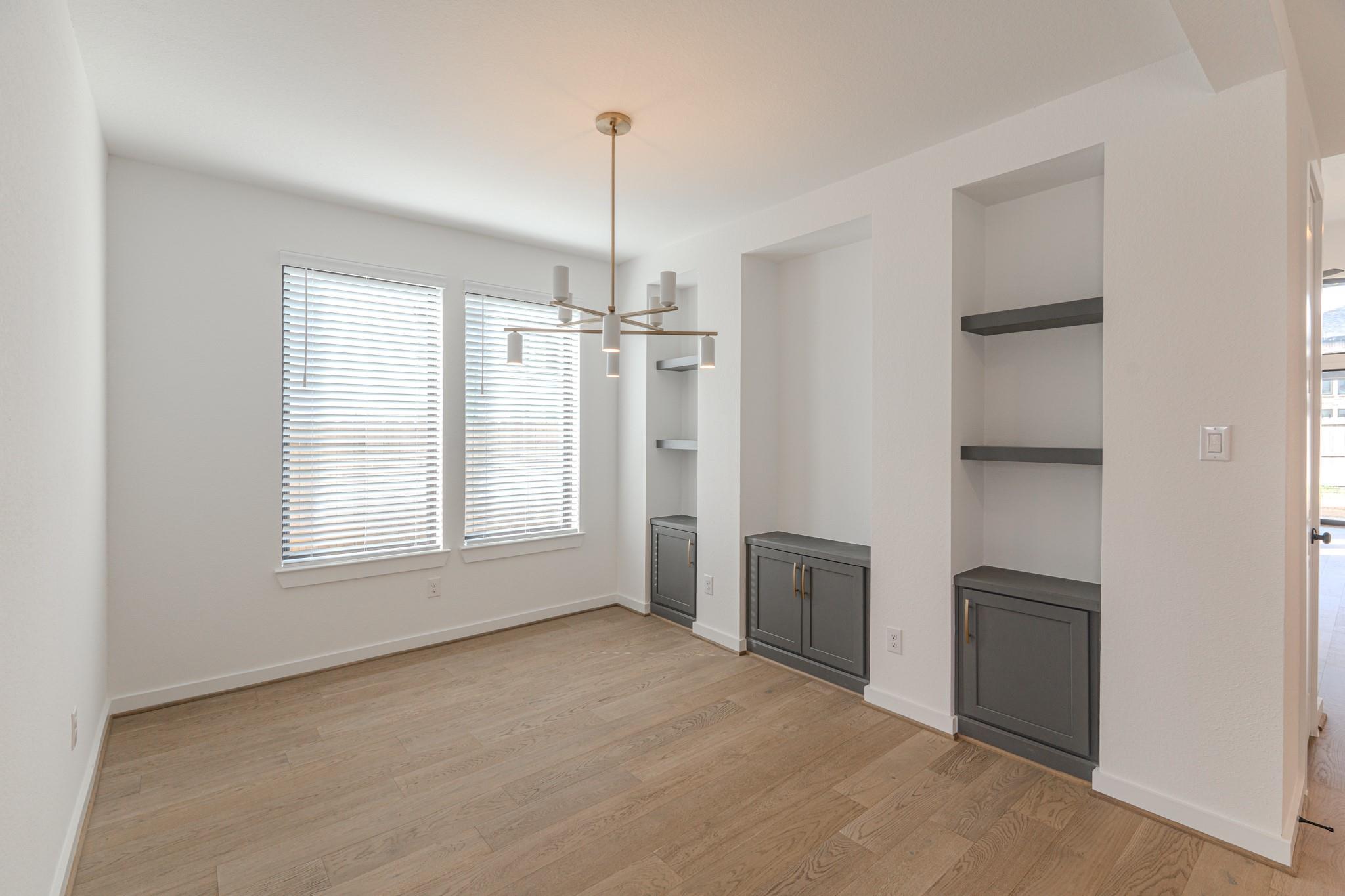 21722 Ellsworth Garden Lane