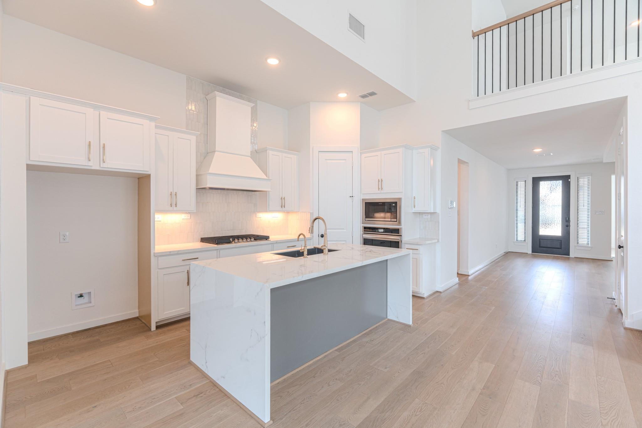 21722 Ellsworth Garden Lane