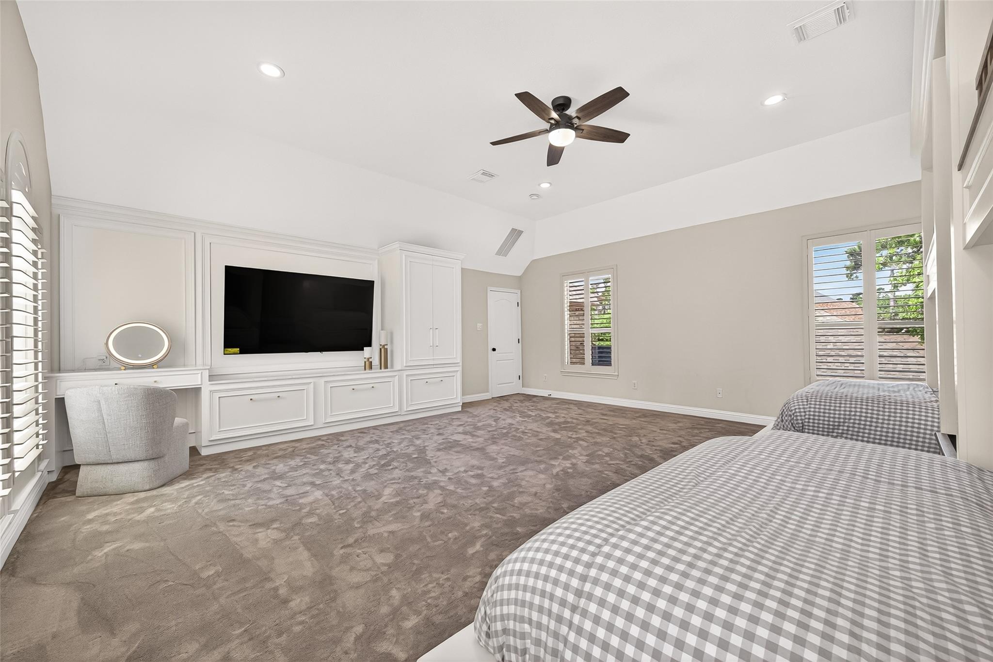 15 Veilwood Circle