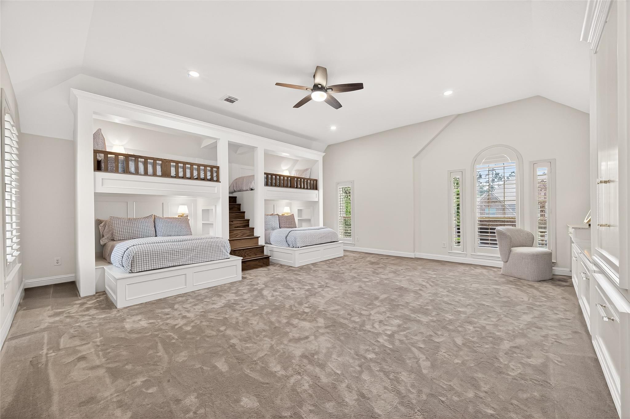 15 Veilwood Circle