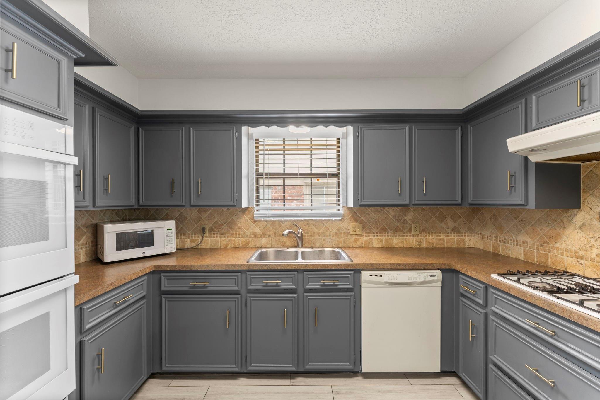 2811 Blue Glen Lane