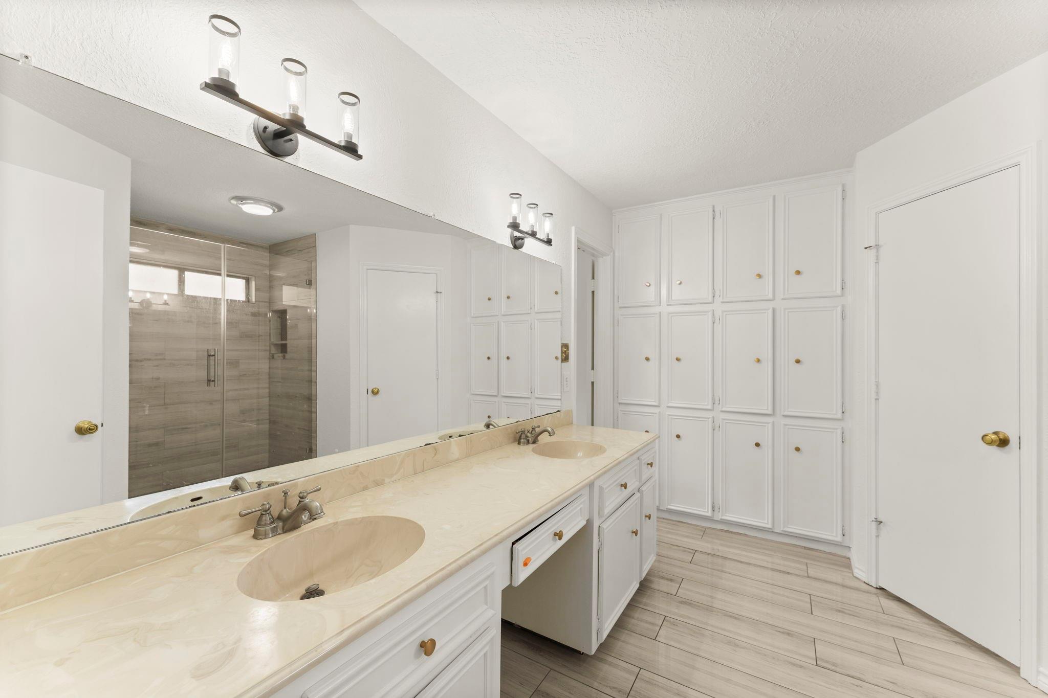 2811 Blue Glen Lane