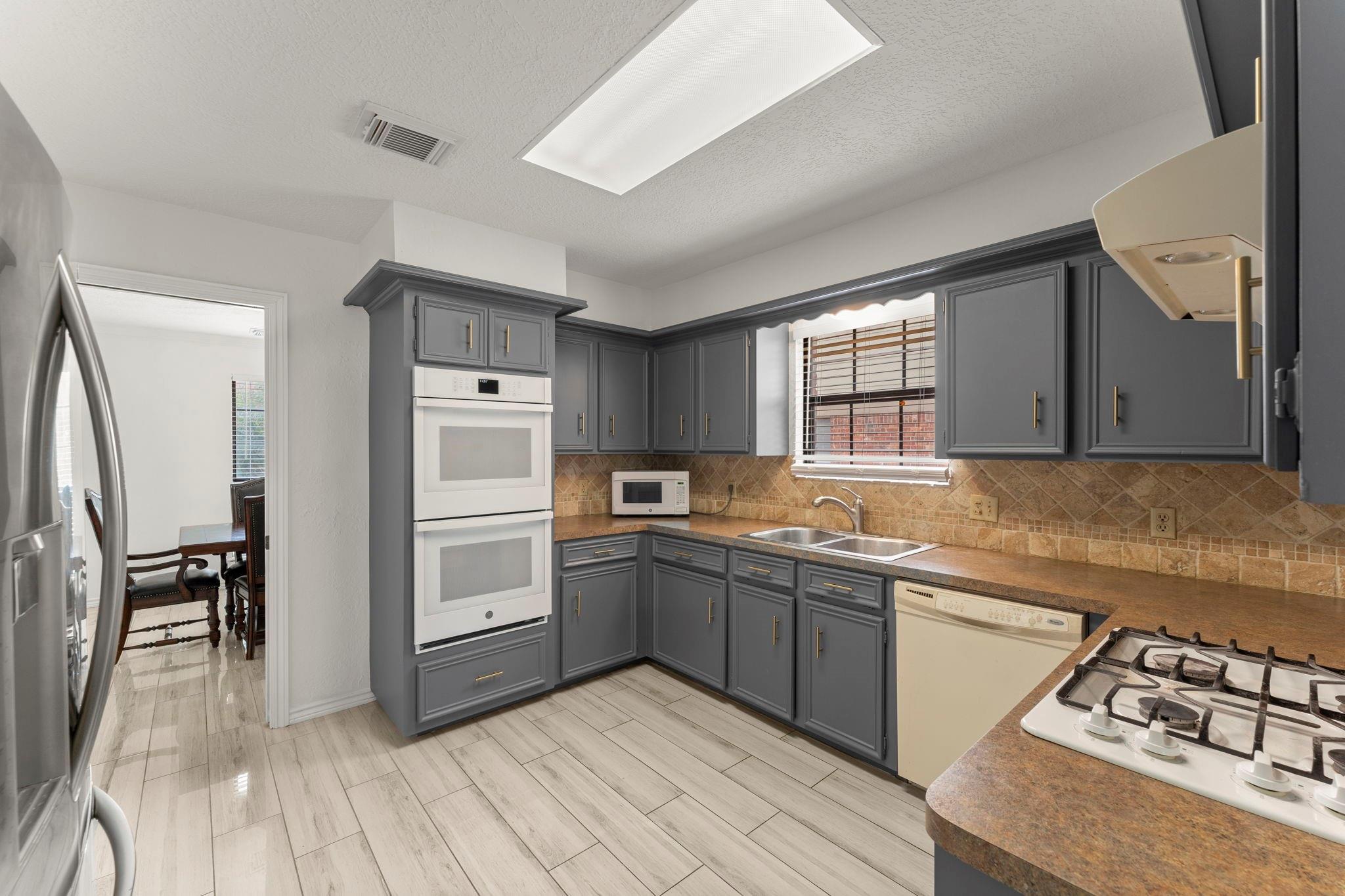2811 Blue Glen Lane