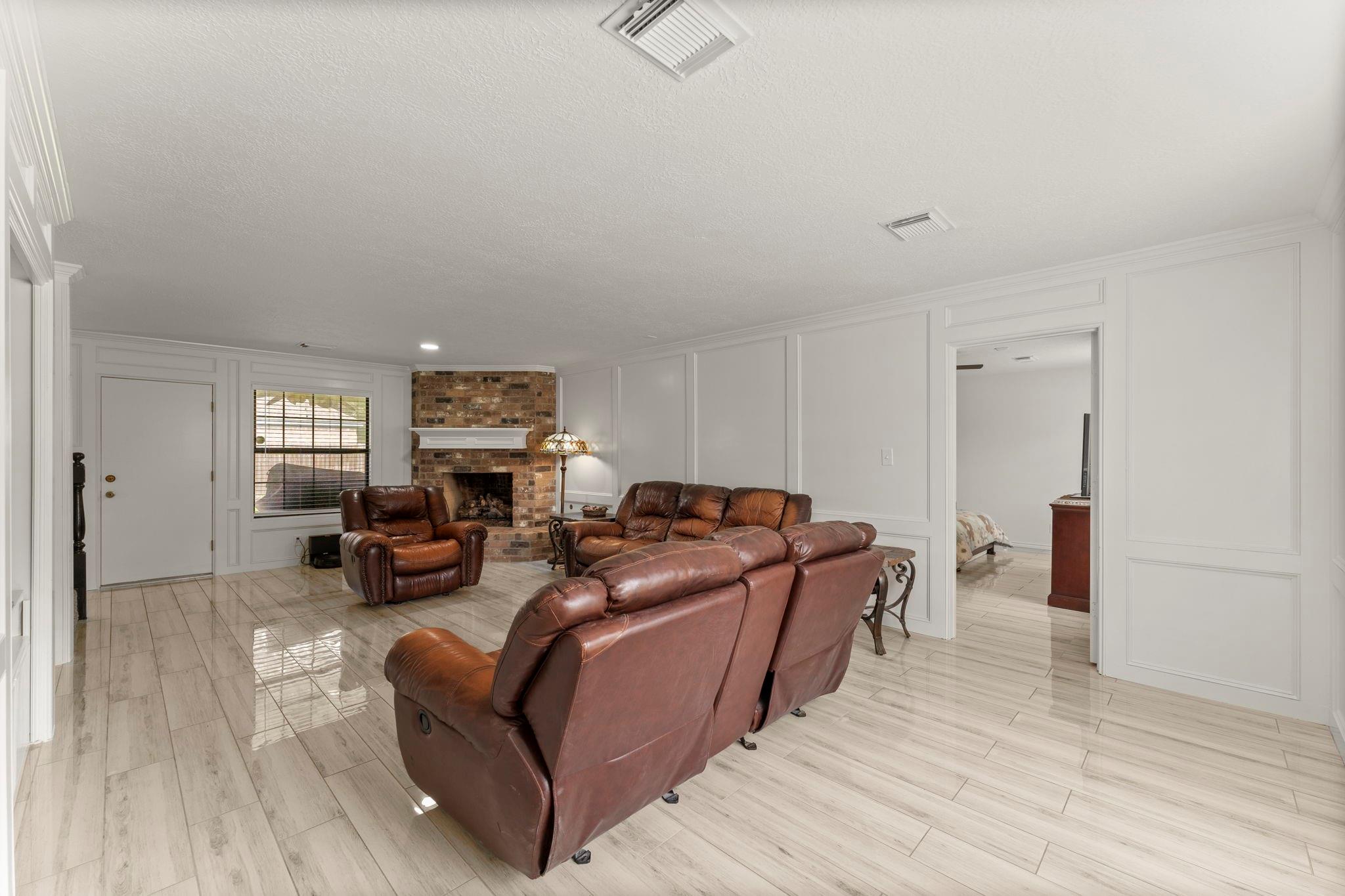 2811 Blue Glen Lane