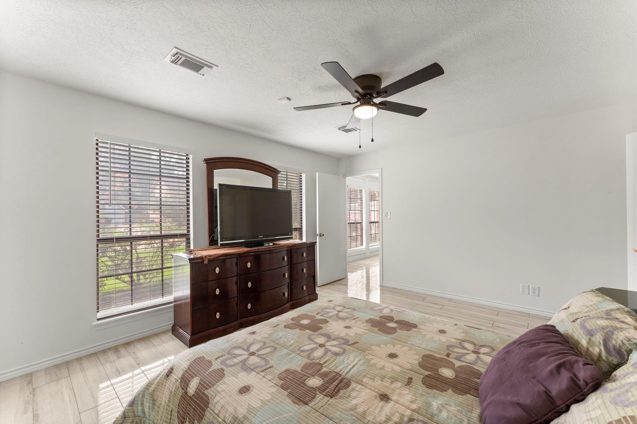 2811 Blue Glen Lane