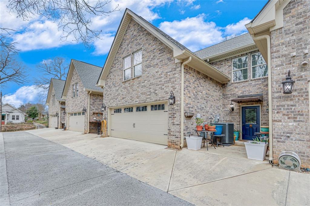 425 Ridgewood Avenue Unit C