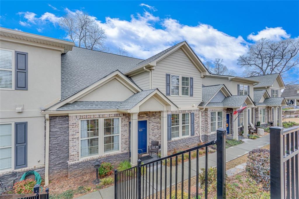 425 Ridgewood Avenue Unit C