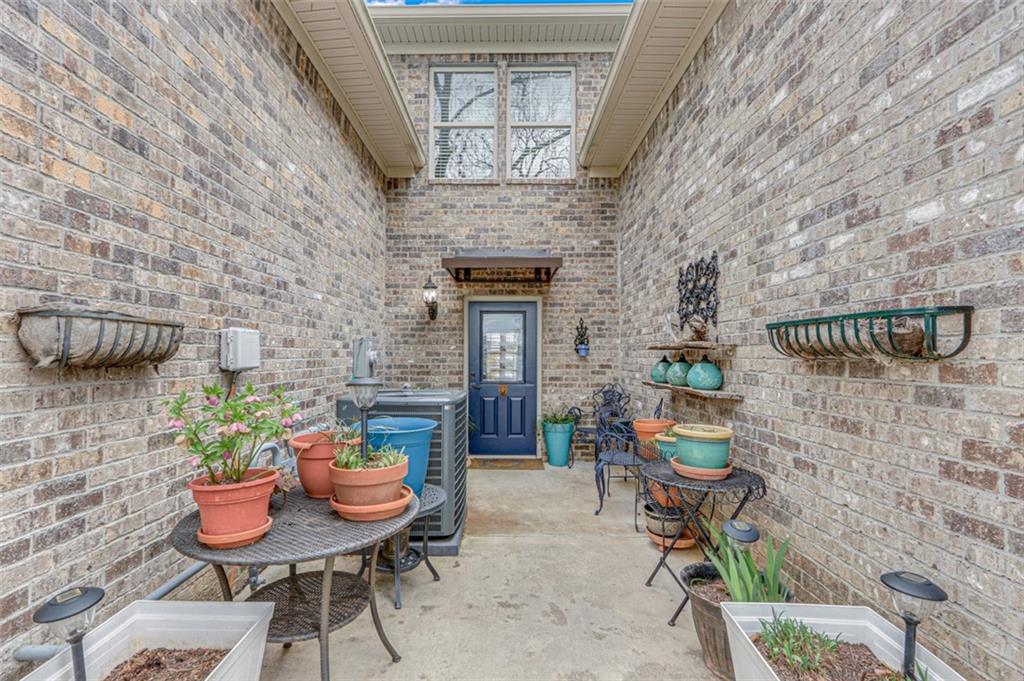 425 Ridgewood Avenue Unit C