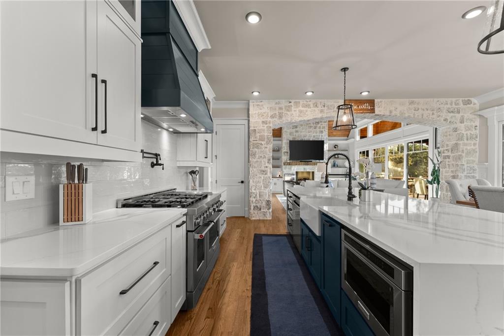 5431 Mayflower Court