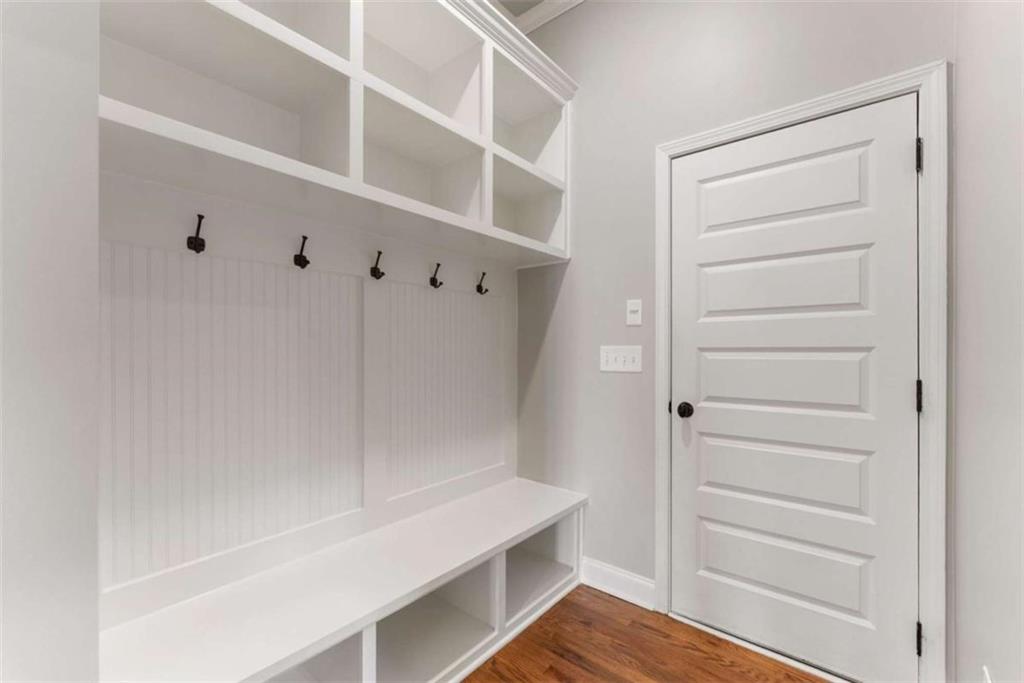 5420 Fishermans Cove