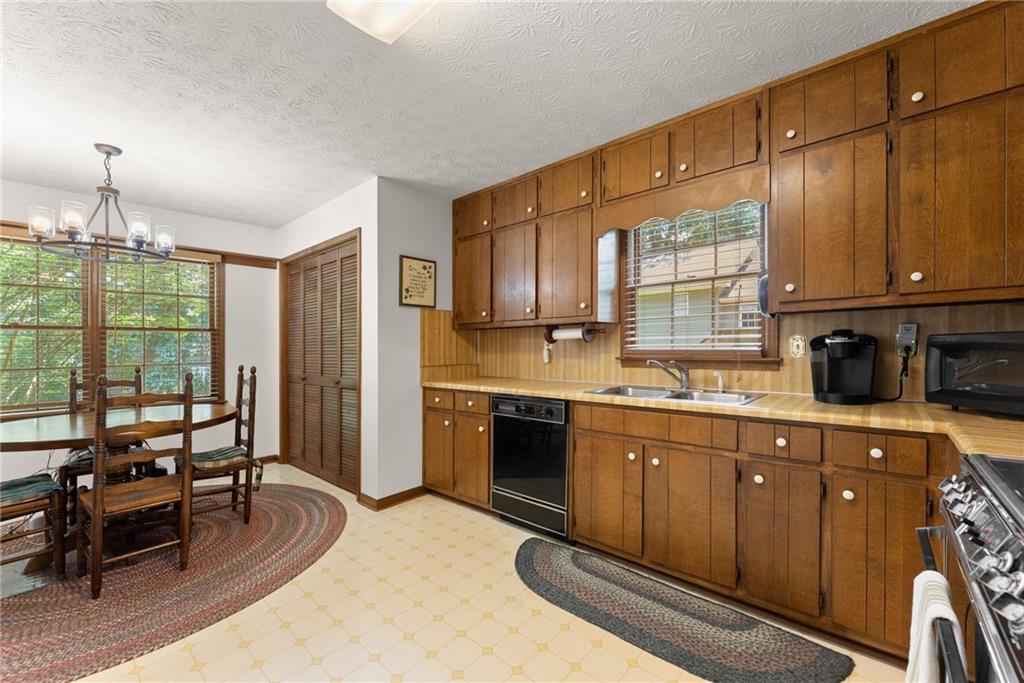 1155 Lakeridge Court