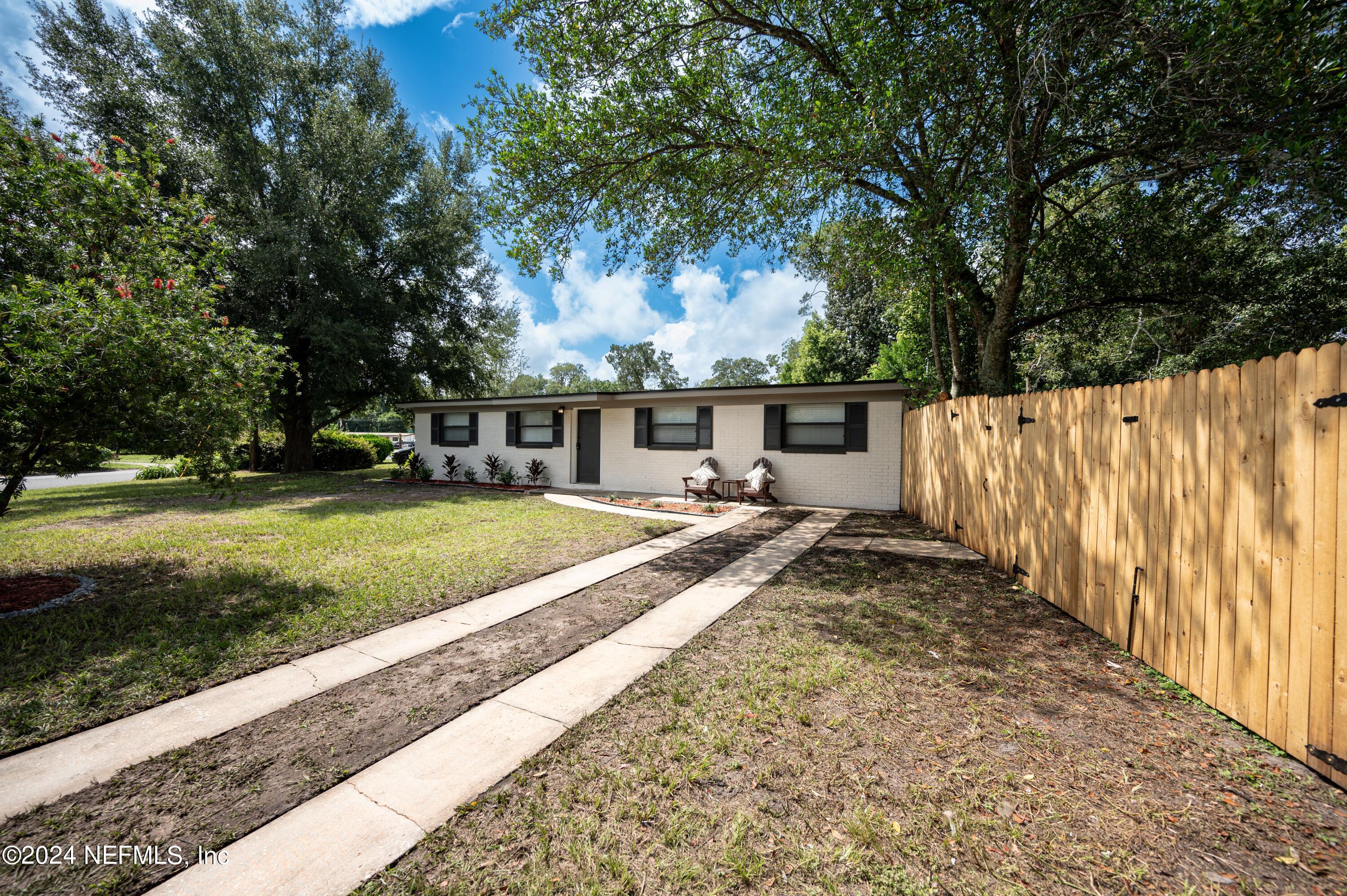 7578 RIDGEWAY Road N