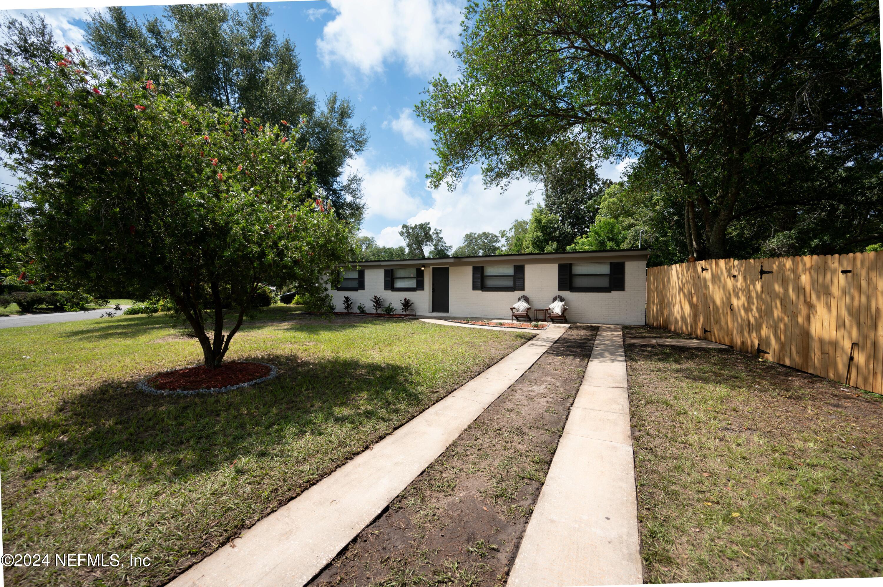 7578 RIDGEWAY Road N