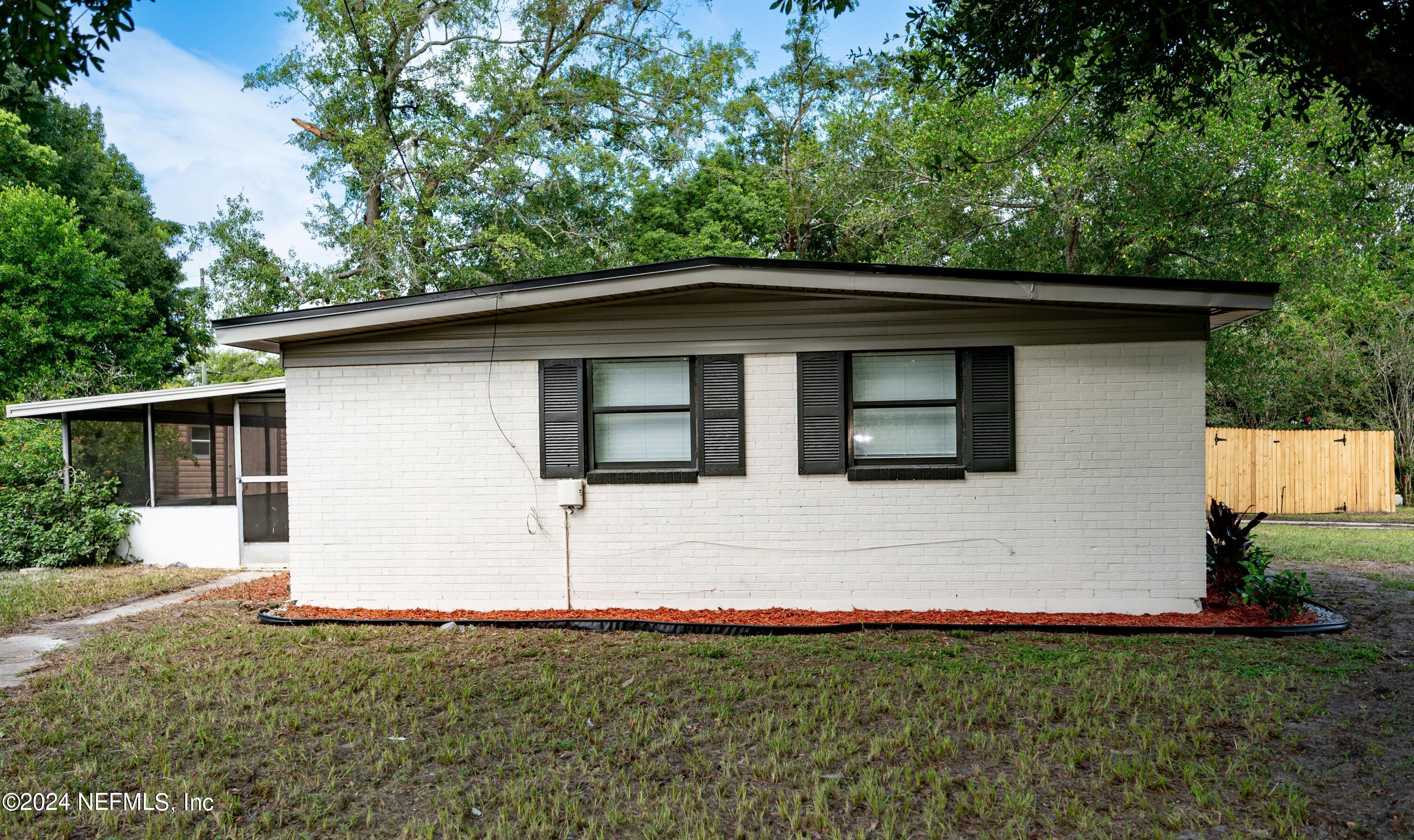 7578 RIDGEWAY Road N